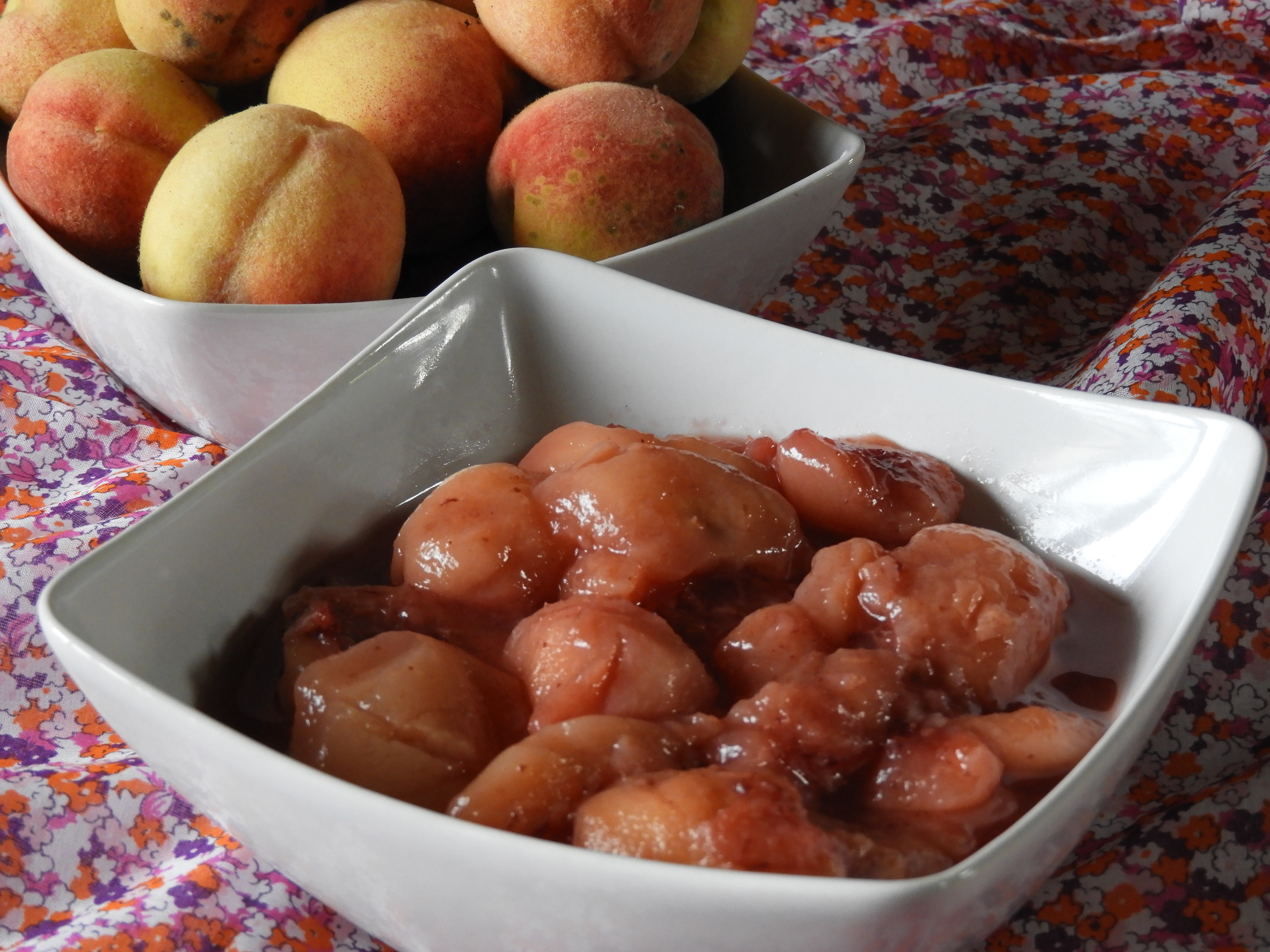Compotée de pêches (de vigne) du&nbsp;jardin