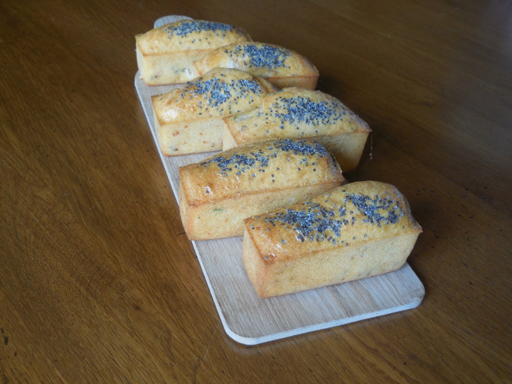 Mini cakes au poivron, olive et&nbsp;thym