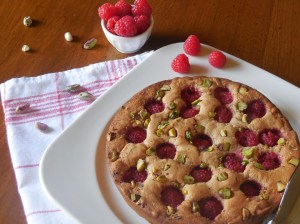Gâteau aux framboises et&nbsp;pistaches