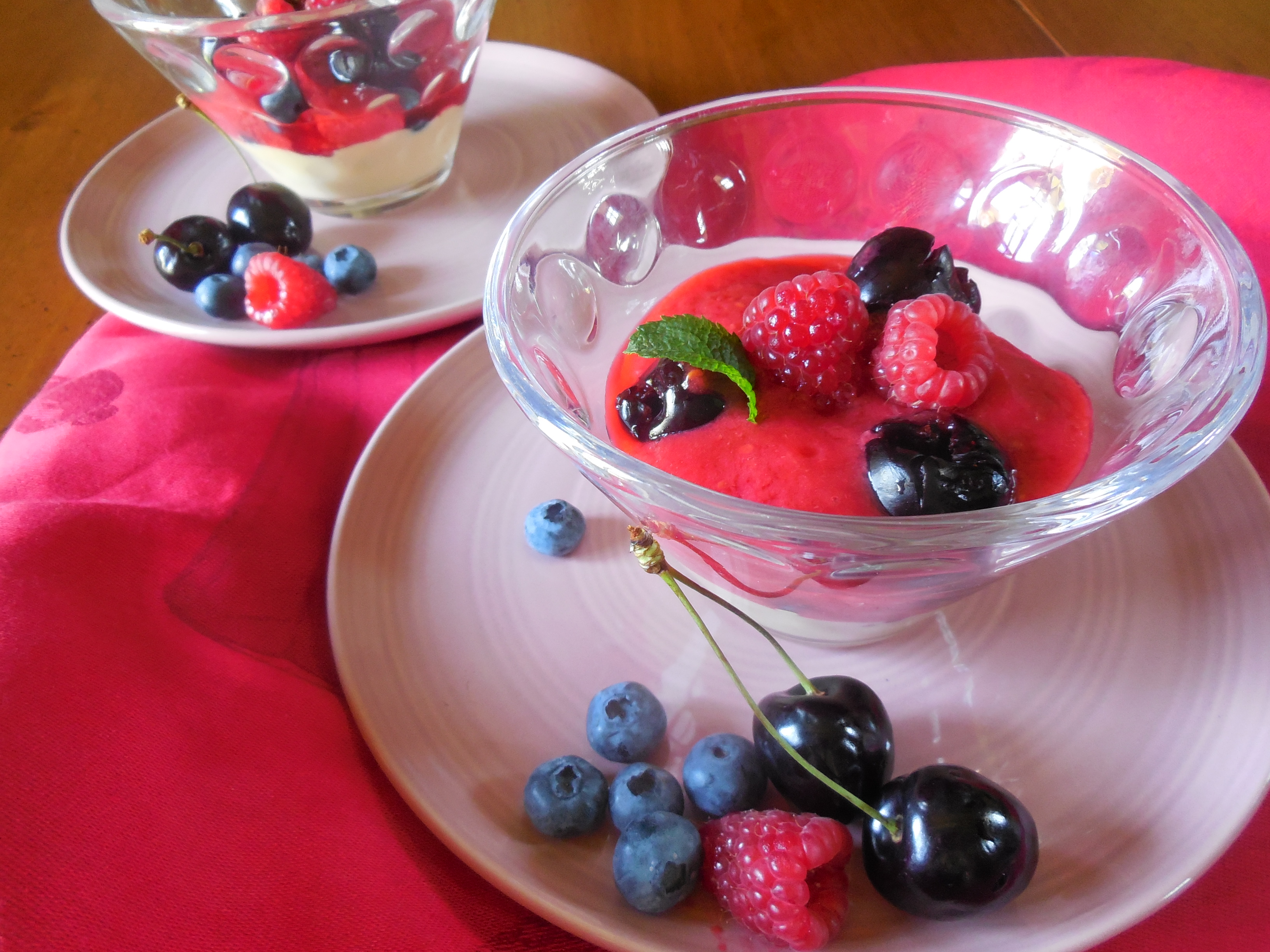 trifle-aux-fruits-rouges-coulis-framboises (4)