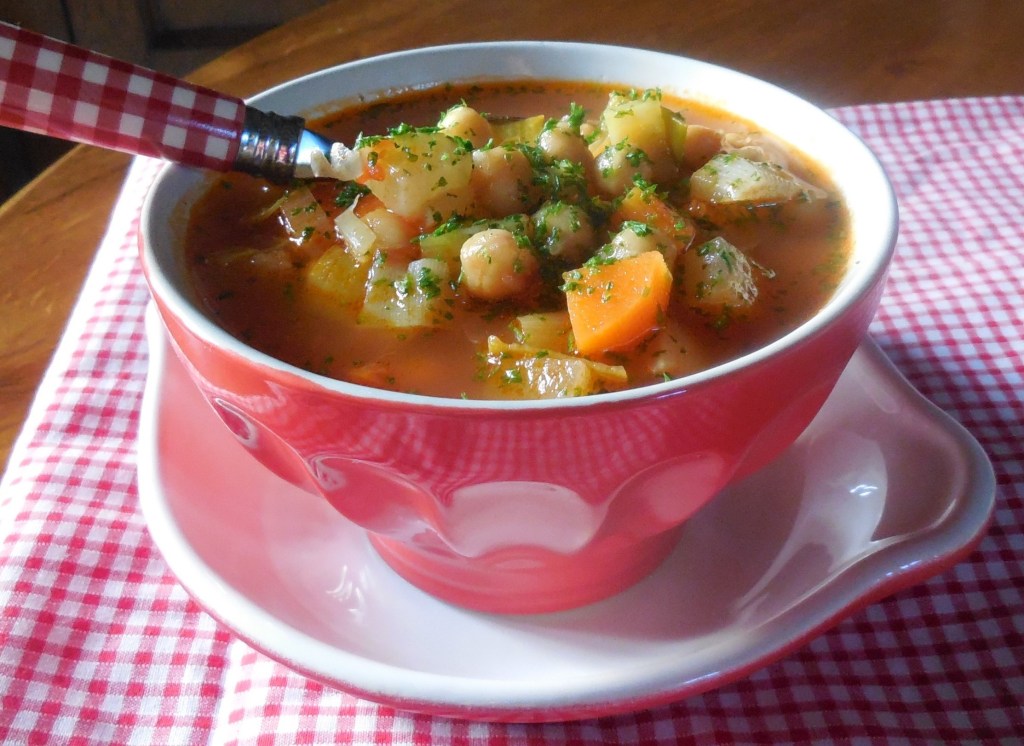 Soupe de légumes aux pois chiches – Quoi Qu'on Mange ? 🍒