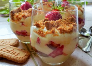 Tiramisù rhubarbe et fraise au spéculoos
