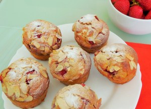 Gâteau au yaourt, citron et&nbsp;fraises