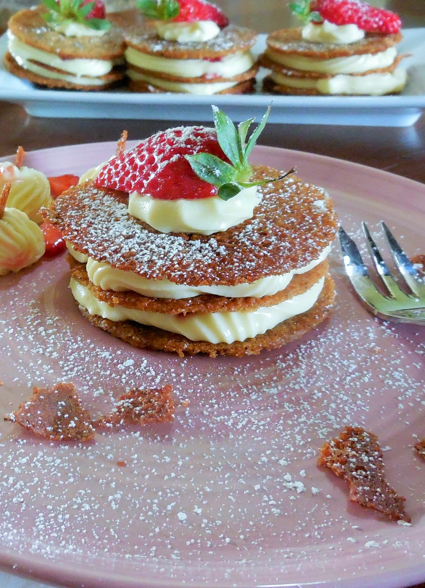 millefeuille-croquant-au-sarrasin-chocolat-fraise (8)