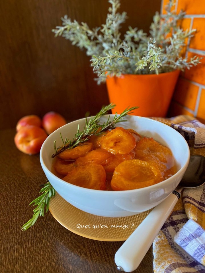 Abricots rôtis au Romarin du jardin