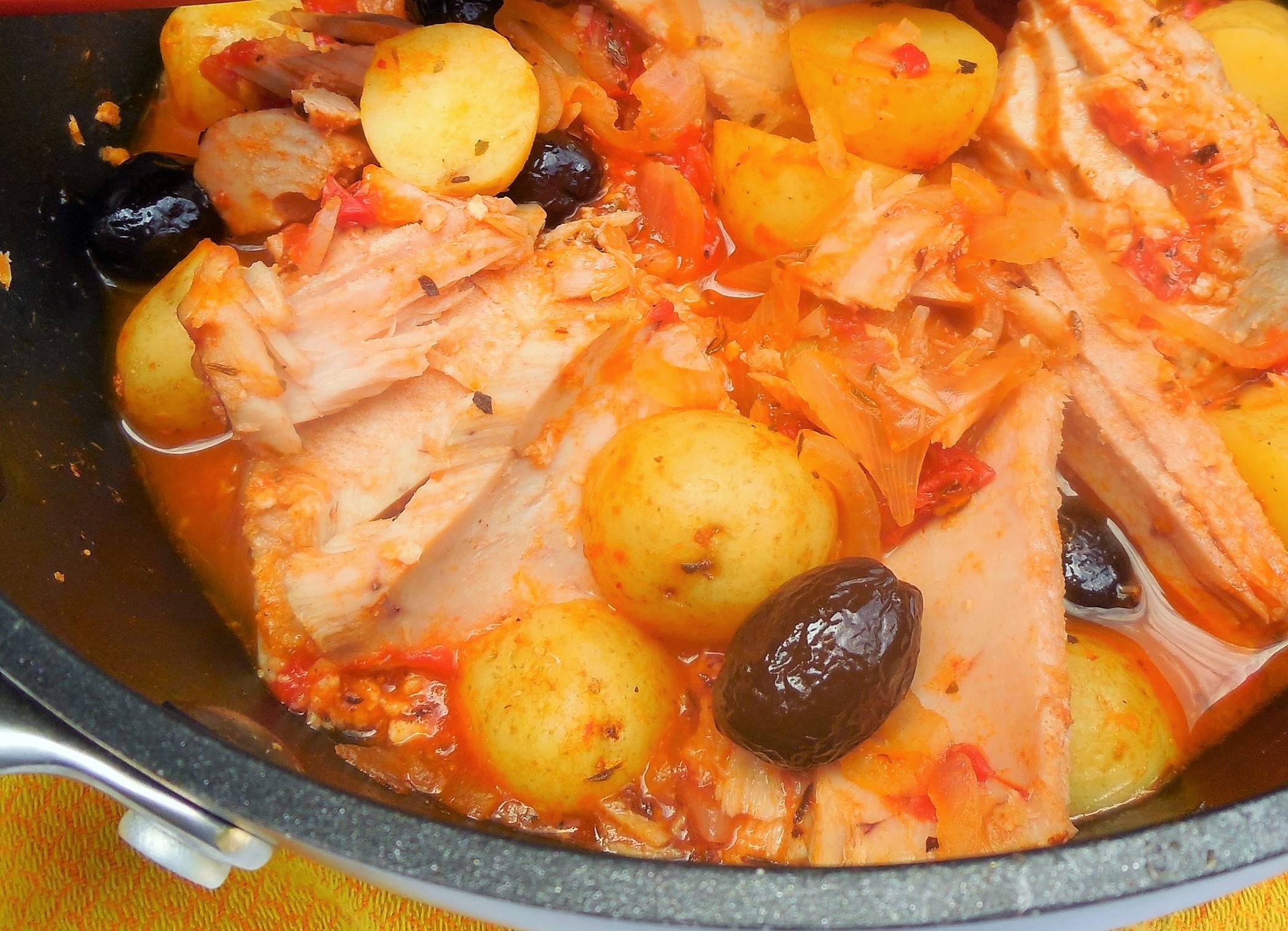 pommes-de-terre-confites-tomates-olives-thon (5)