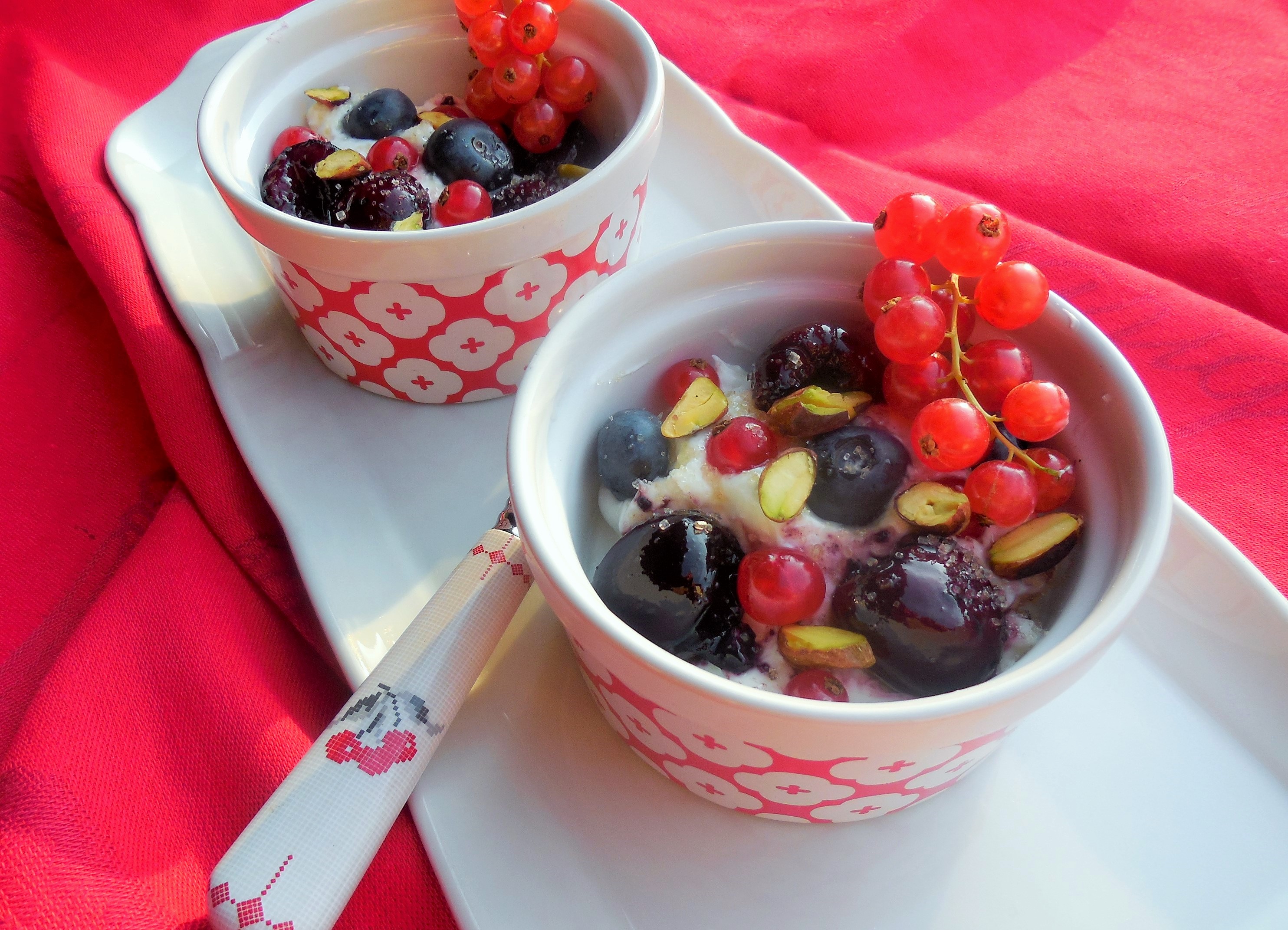 Yaourt grec, poêlée de&nbsp;cerises