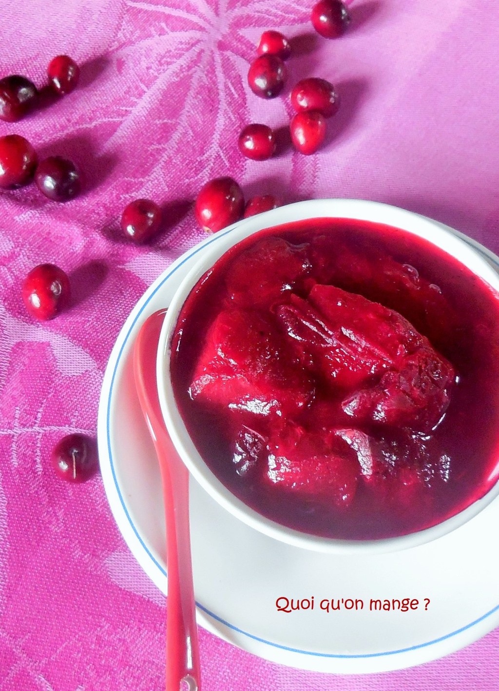 Compotée de prunes rouges et&nbsp;cranberries