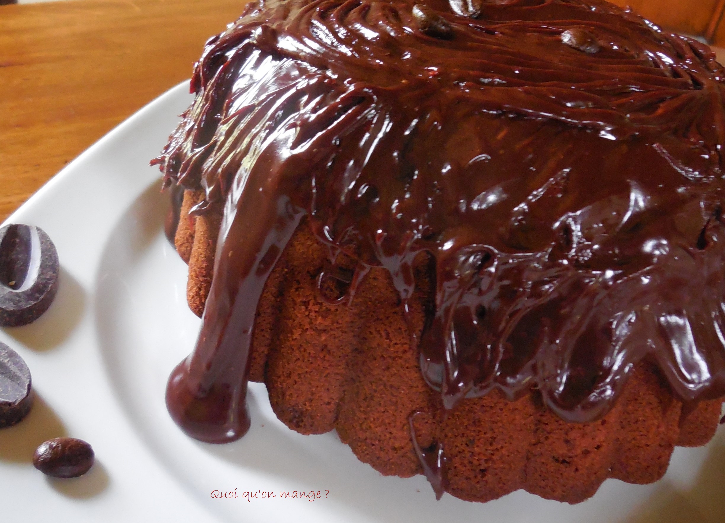 Gâteau épicé au café, coulis de chocolat Caraïbe