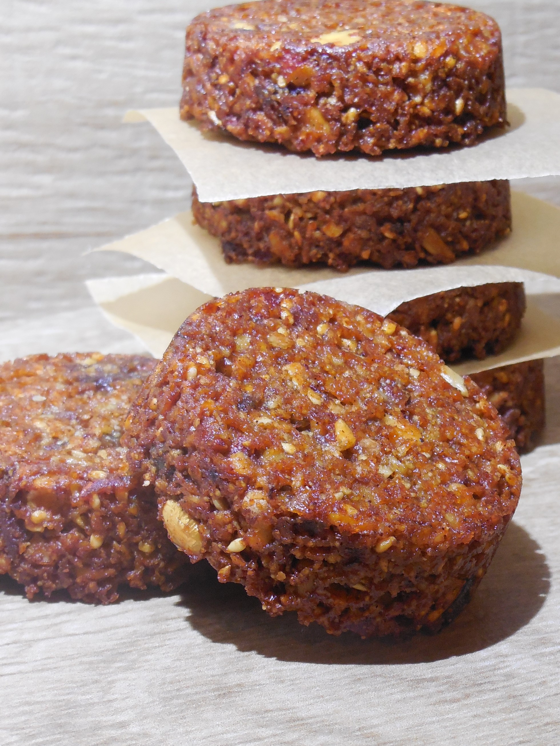 Barres énergétiques au sarrasin et aux dattes 