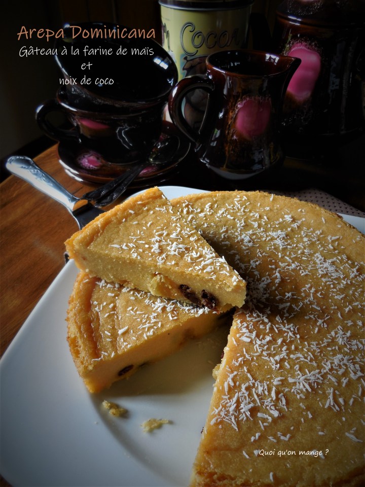 Arepa dominicana, gâteau de semoule de maïs et noix de&nbsp;coco