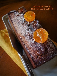Gâteau au yaourt, fruits secs et&nbsp;confits