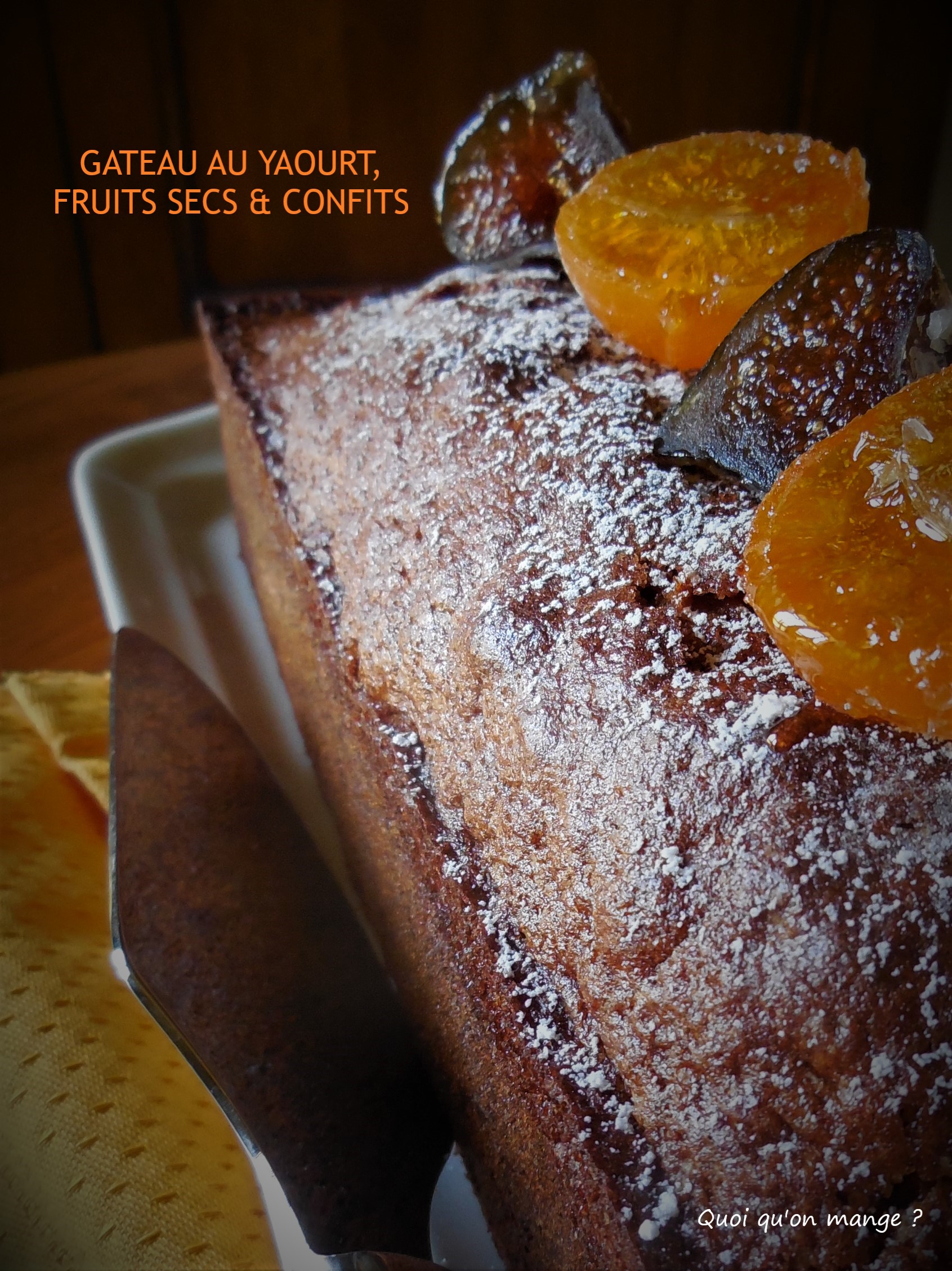 Gâteau au yaourt, fruits secs & confits