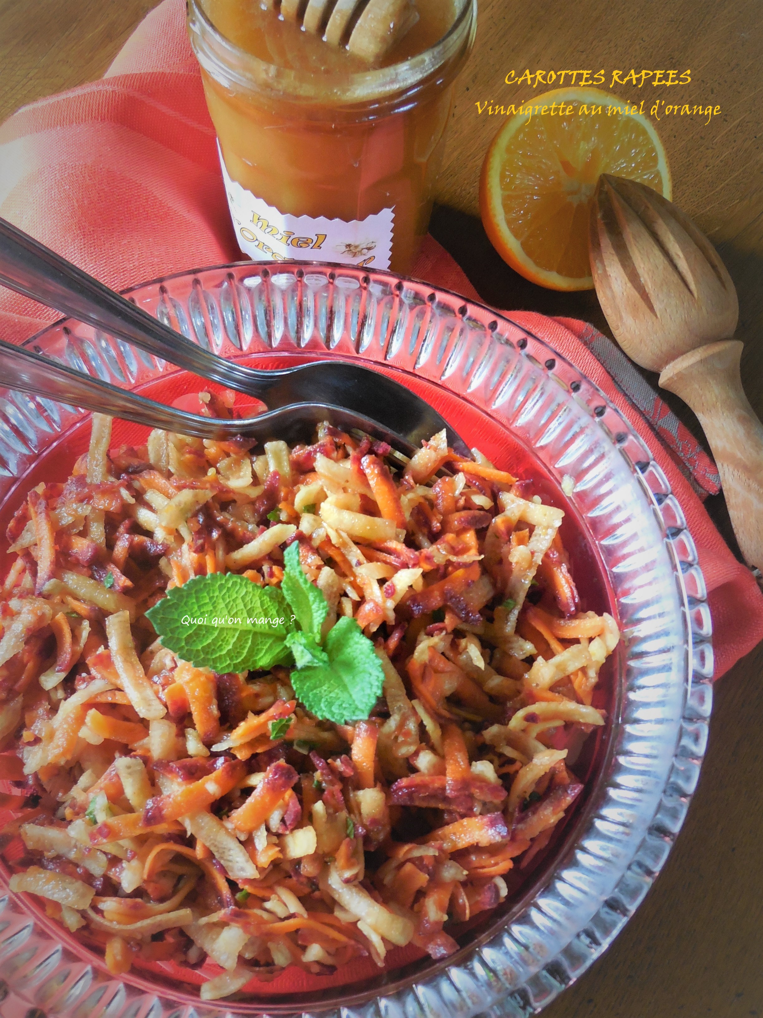 Carottes multicolores râpées, vinaigrette d'orange et miel d'orange à la menthe