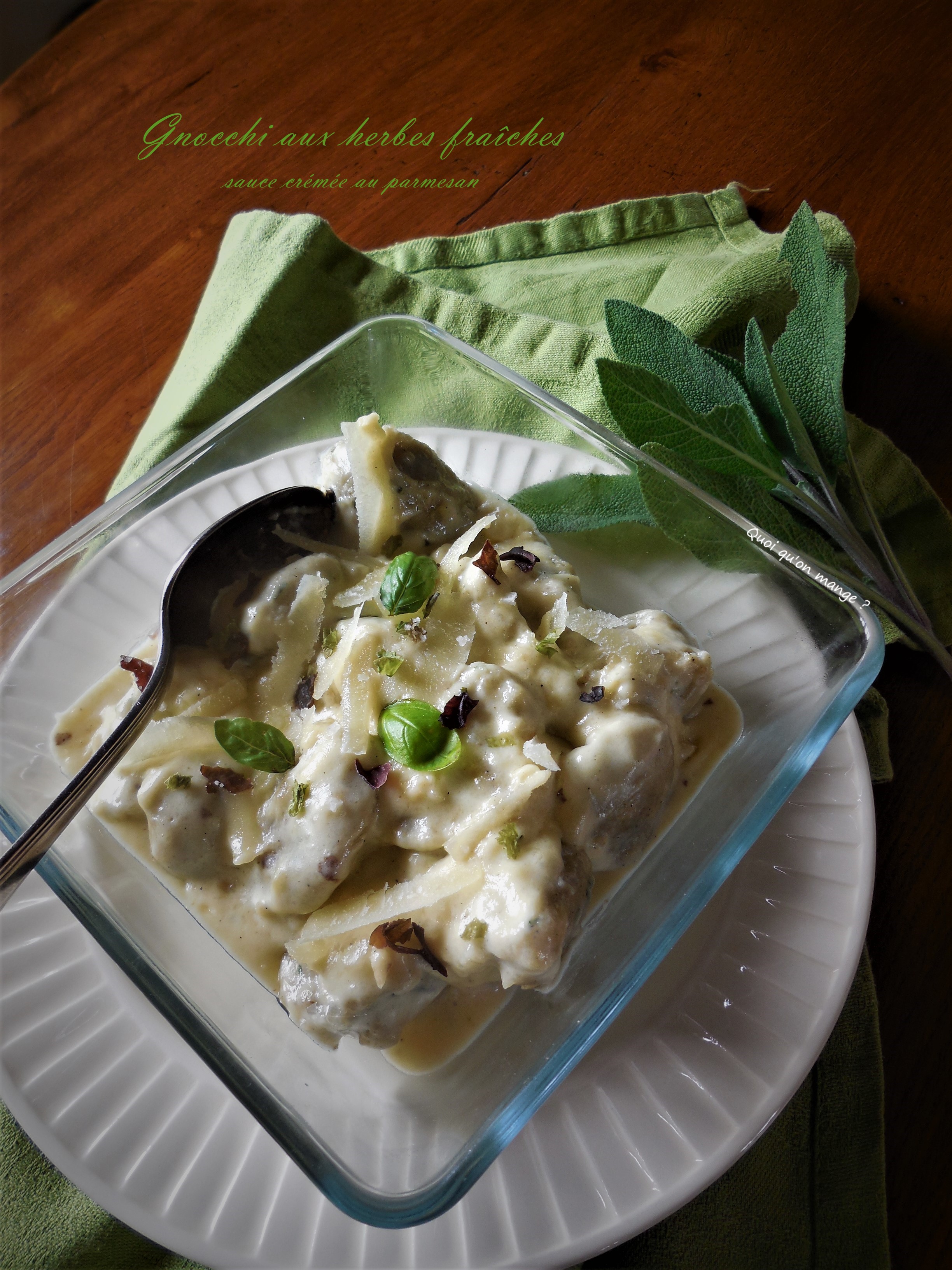Gnocchi aux herbes fraîches, sauce crémée au parmesan