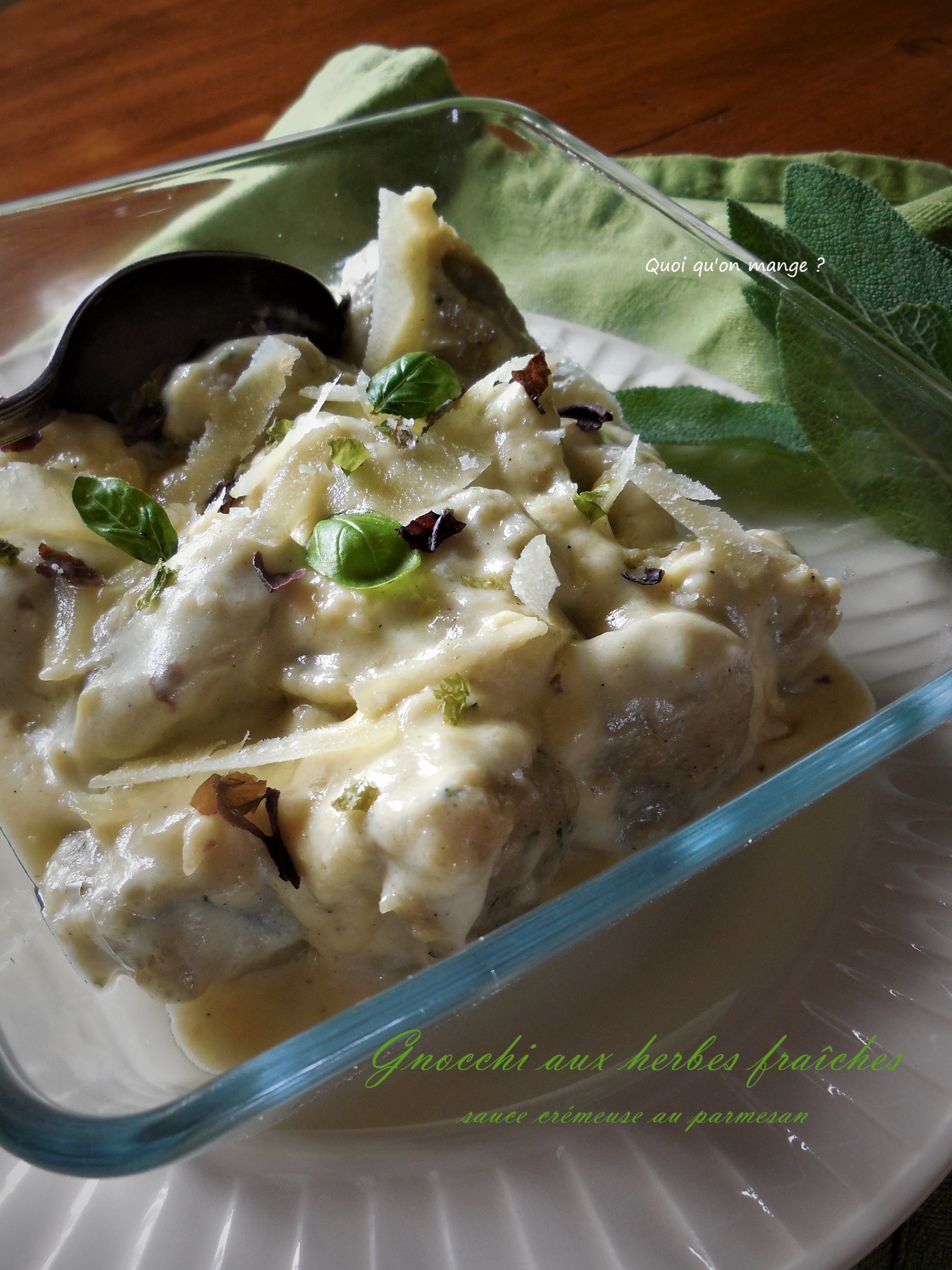Gnocchi aux herbes fraîches, sauce crémée au parmesan