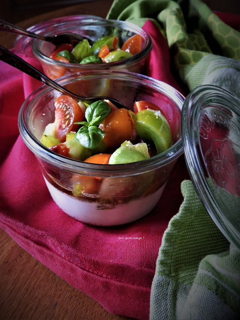 Meli melo de tomate sur crémeux de mozzarella