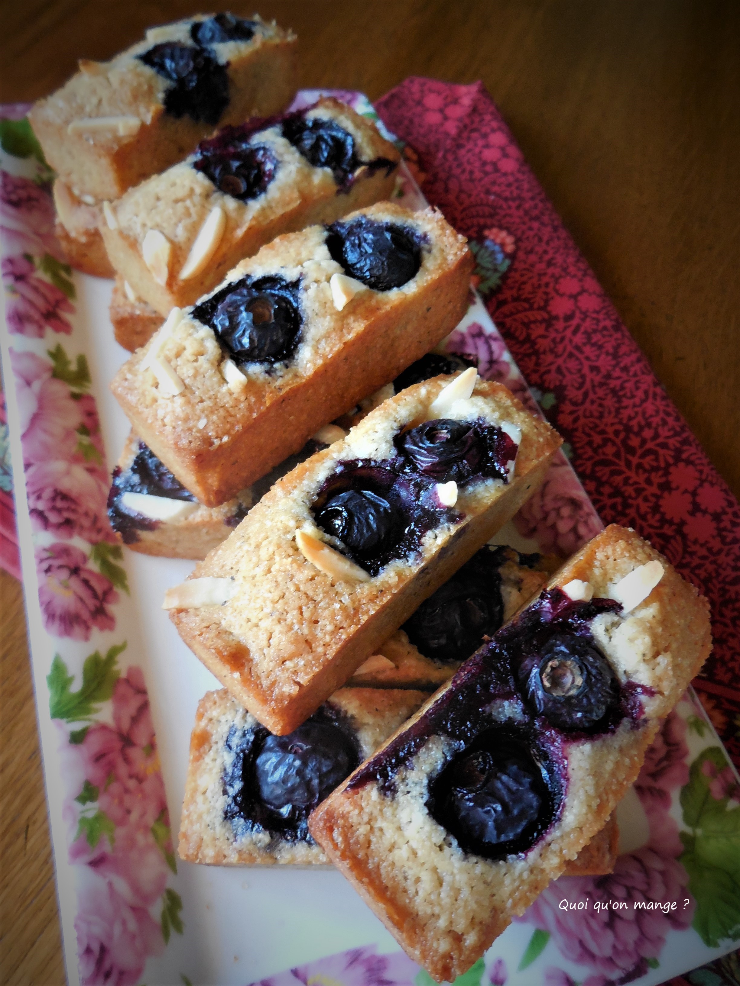 Mini financier aux amandes et aux myrtilles
