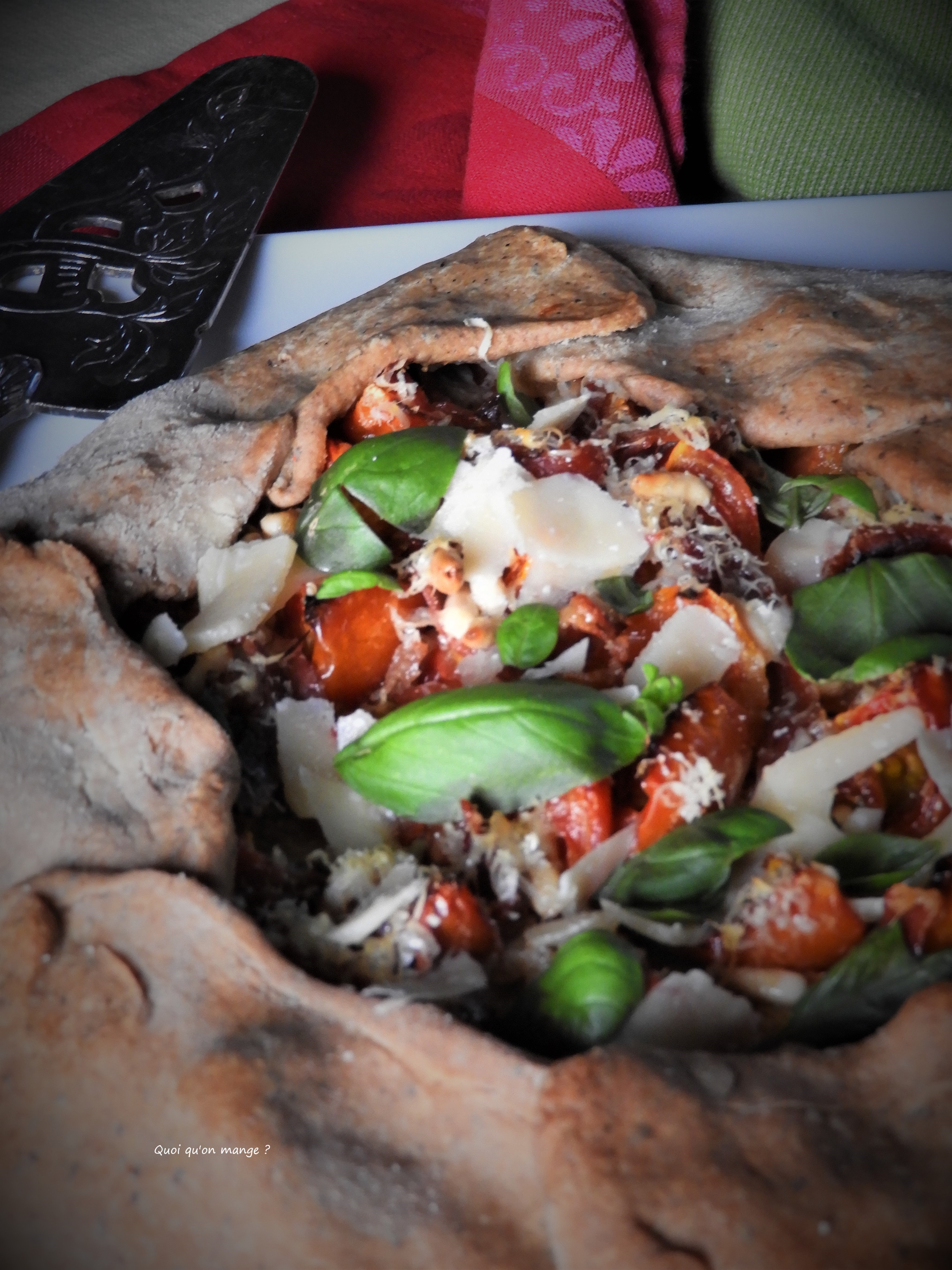 Tarte rustique aux tomates Prune, basilic & parmesan