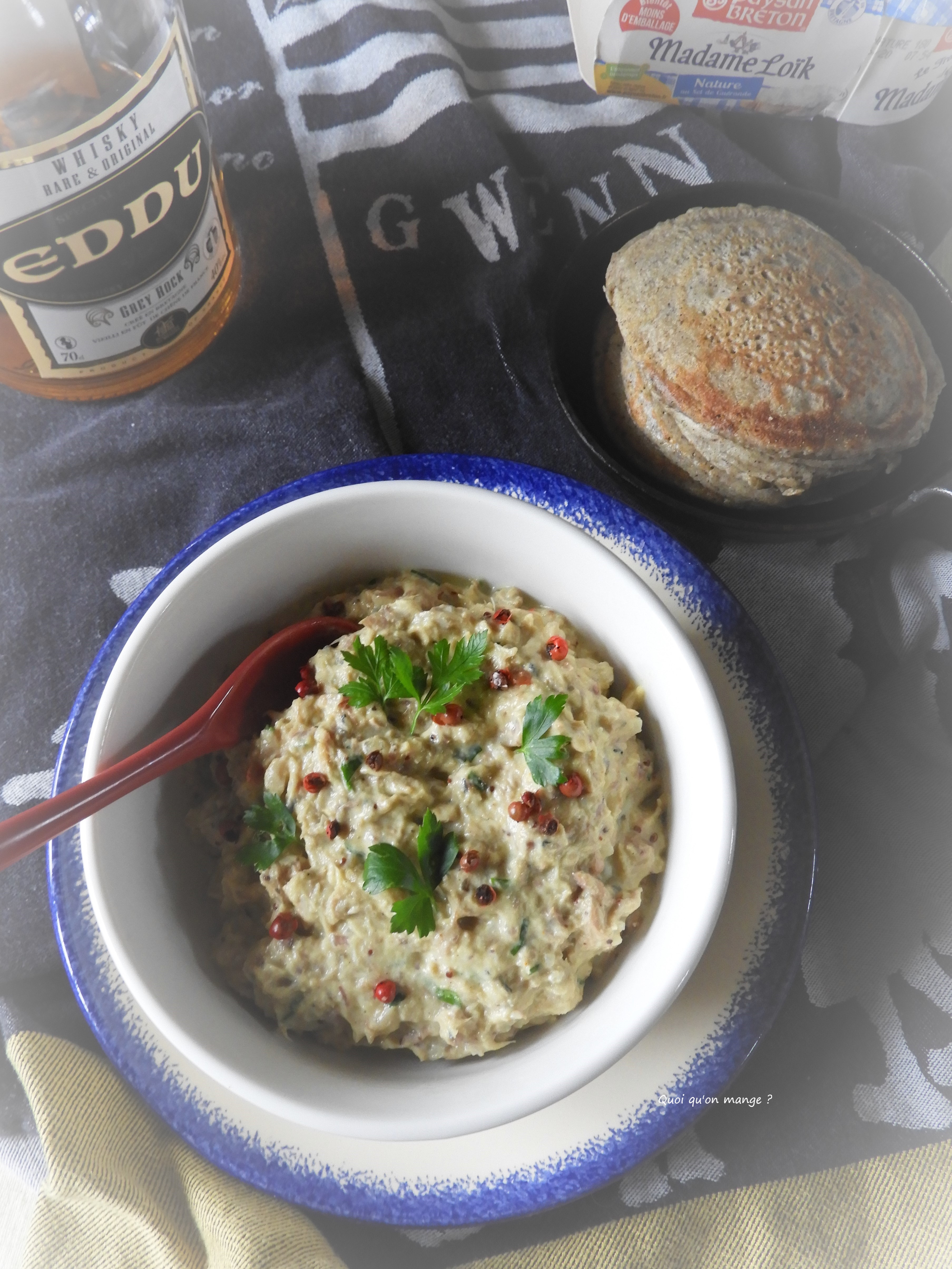 Rillettes de maquereau aux épices, blinis au sarrasin