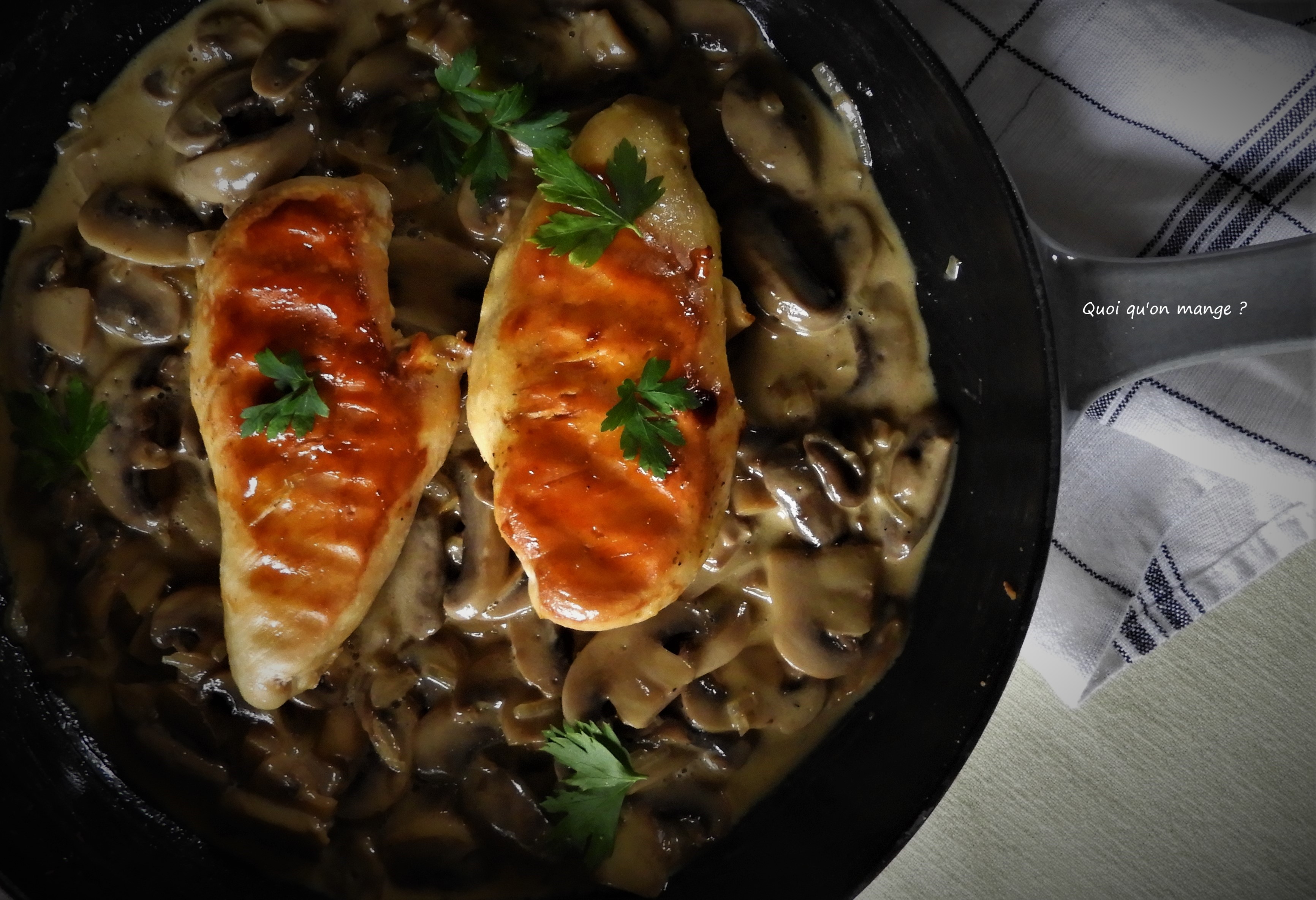 Suprêmes de poulet aux champignons