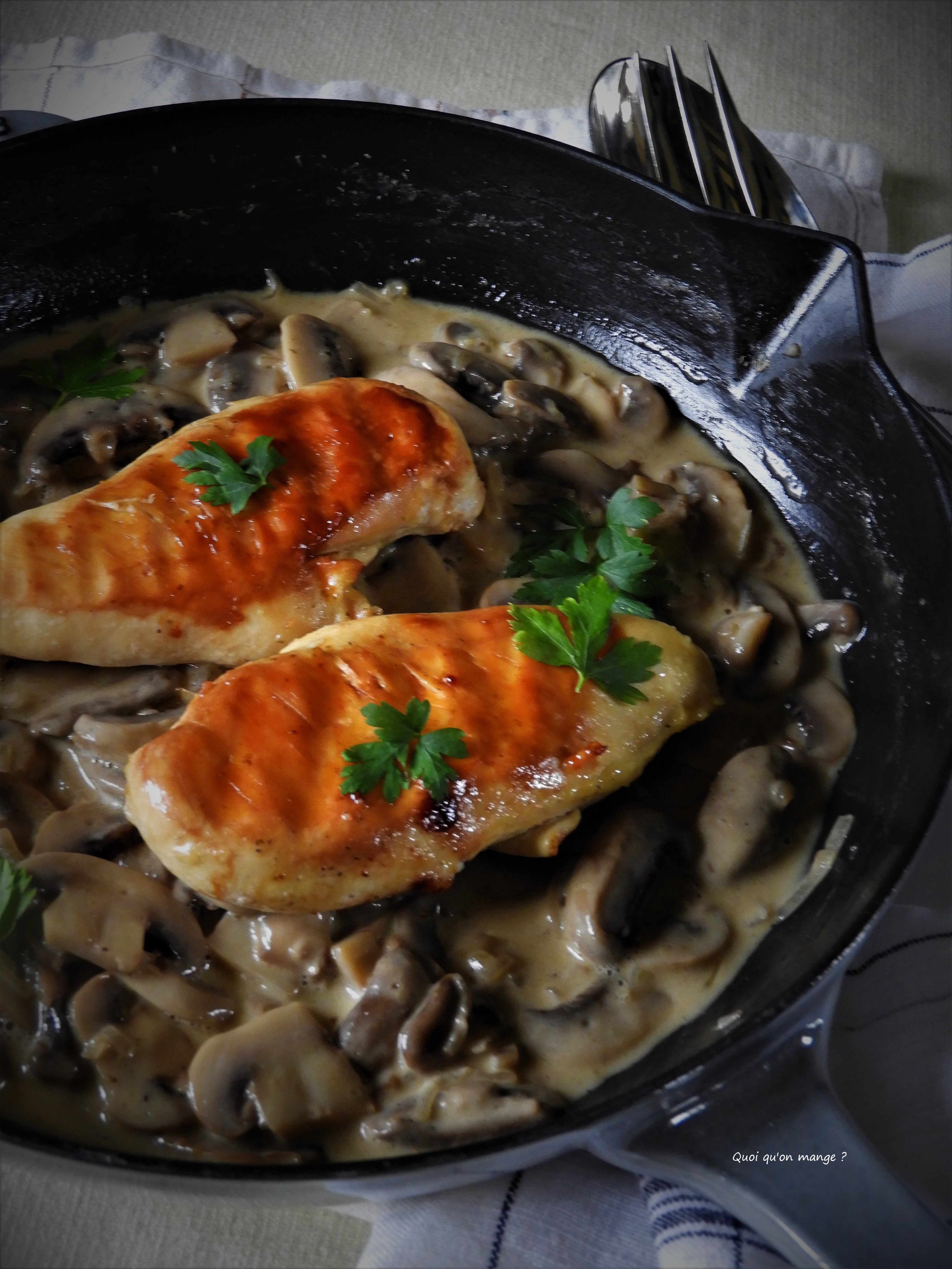 Suprêmes de poulet aux champignons