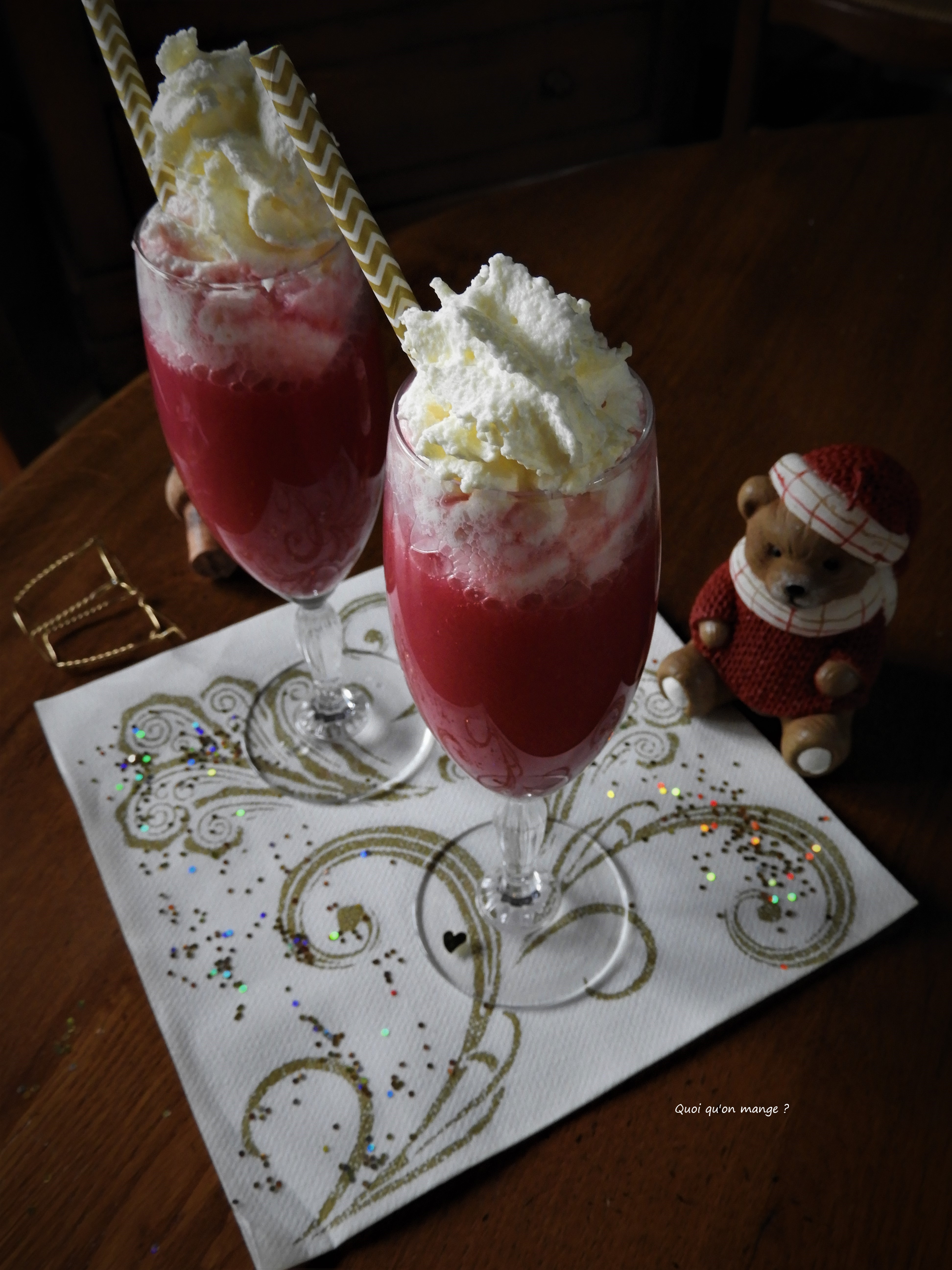 Cocktail rouge à la chantilly