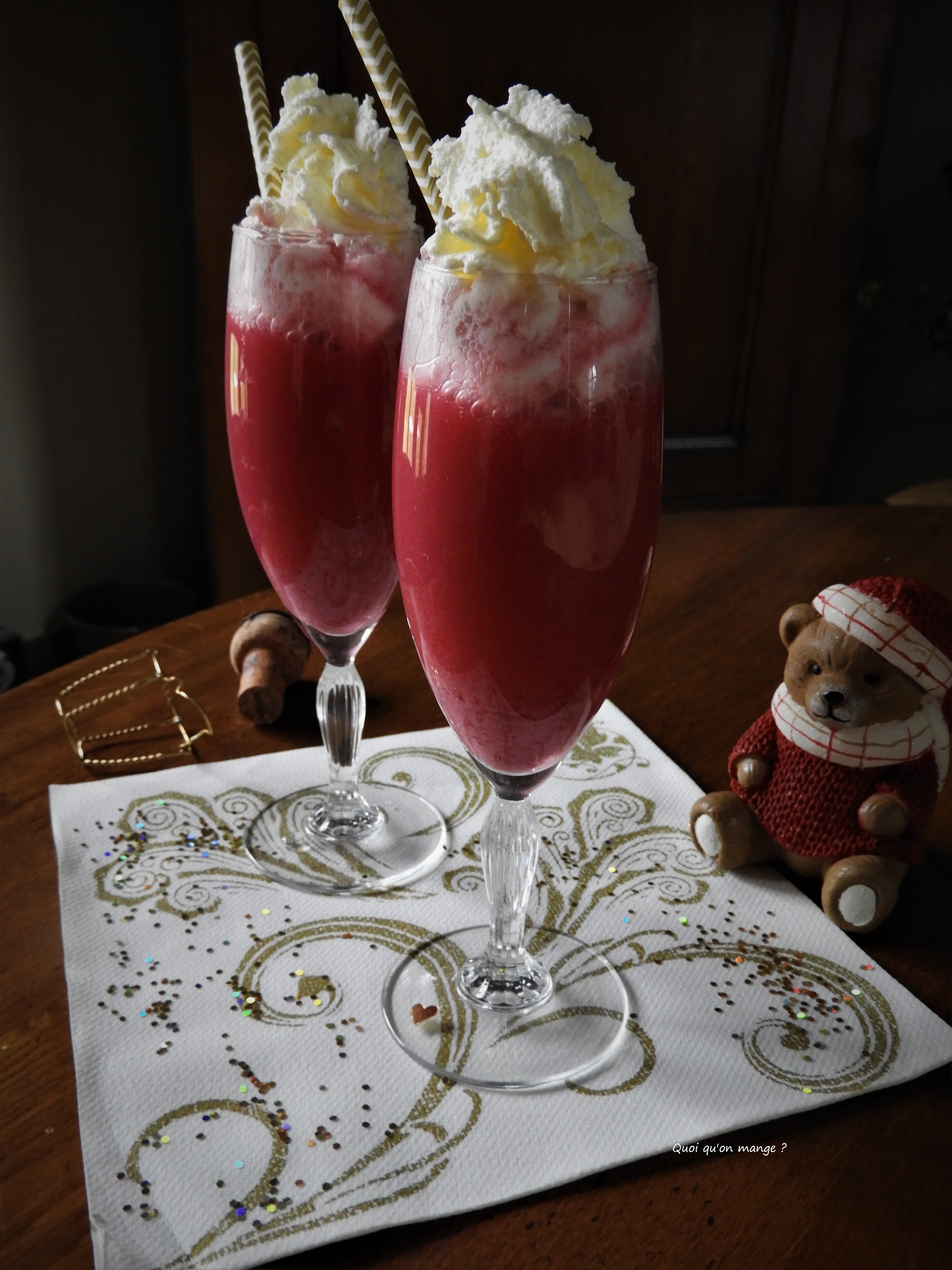 Cocktail rouge à la chantilly