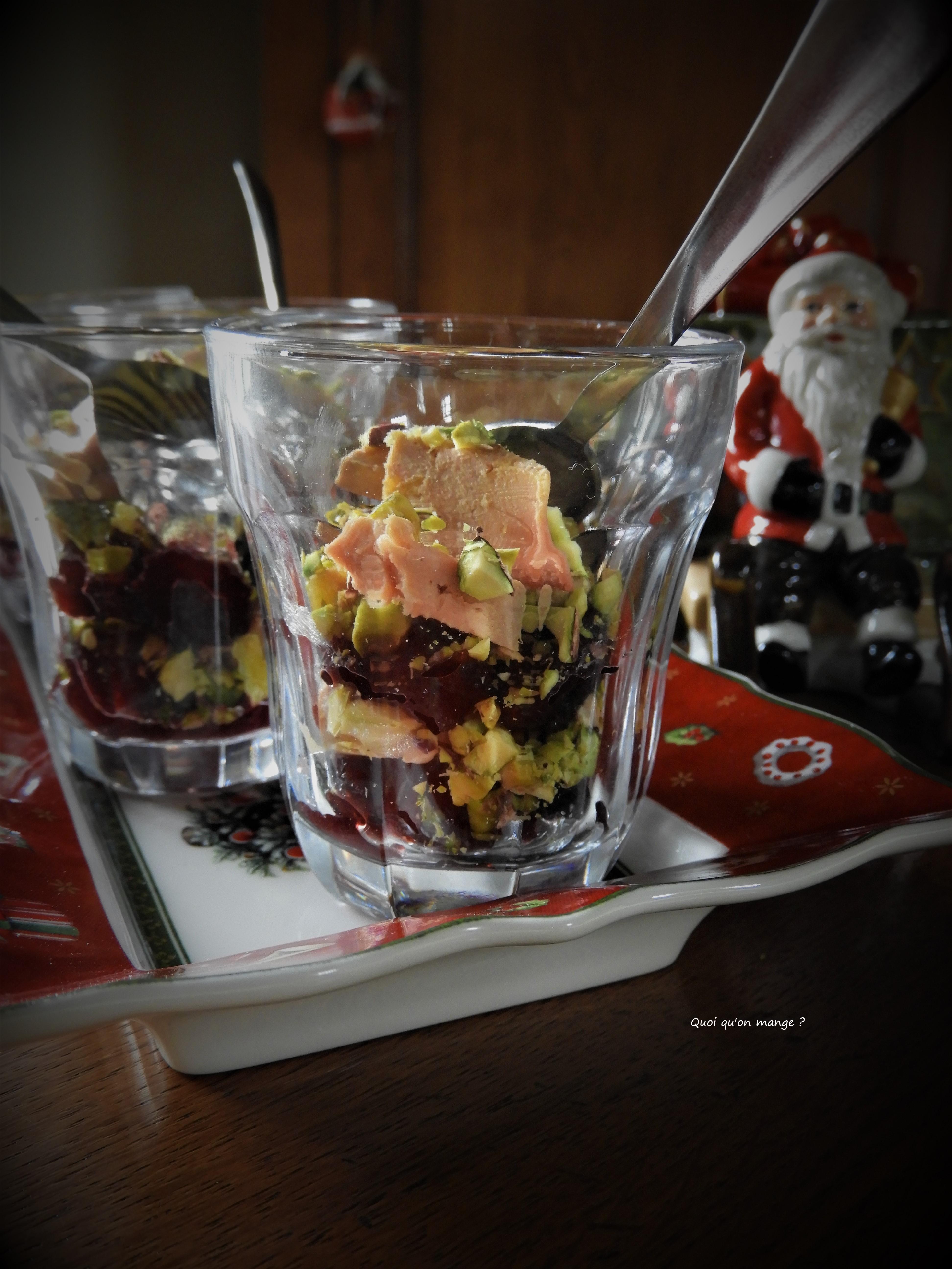 Verrines de foie gras aux canneberges et pistaches