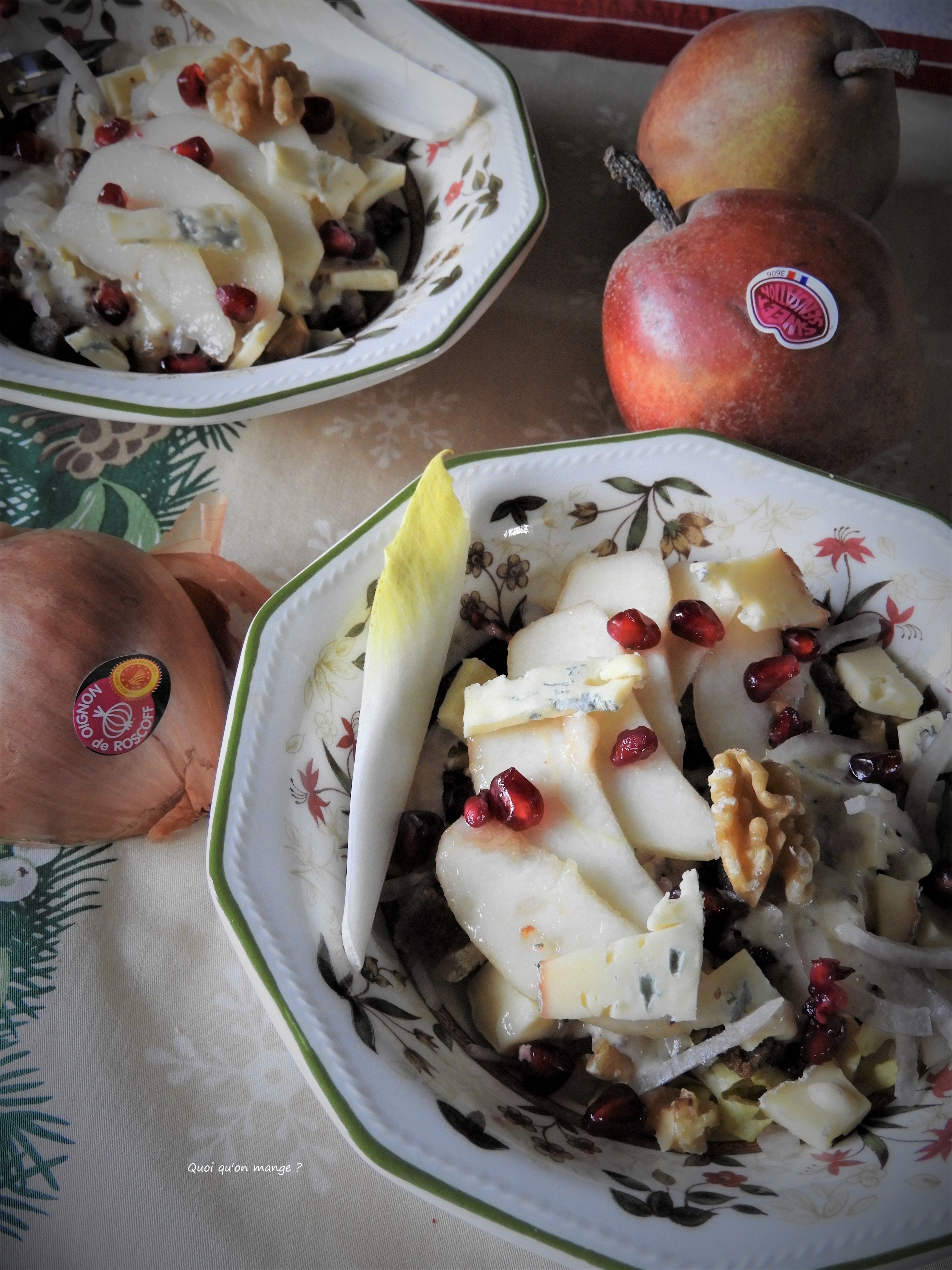 Salade d'endive, poire, oignon de Roscoff et noix au bleu de Sassenage
