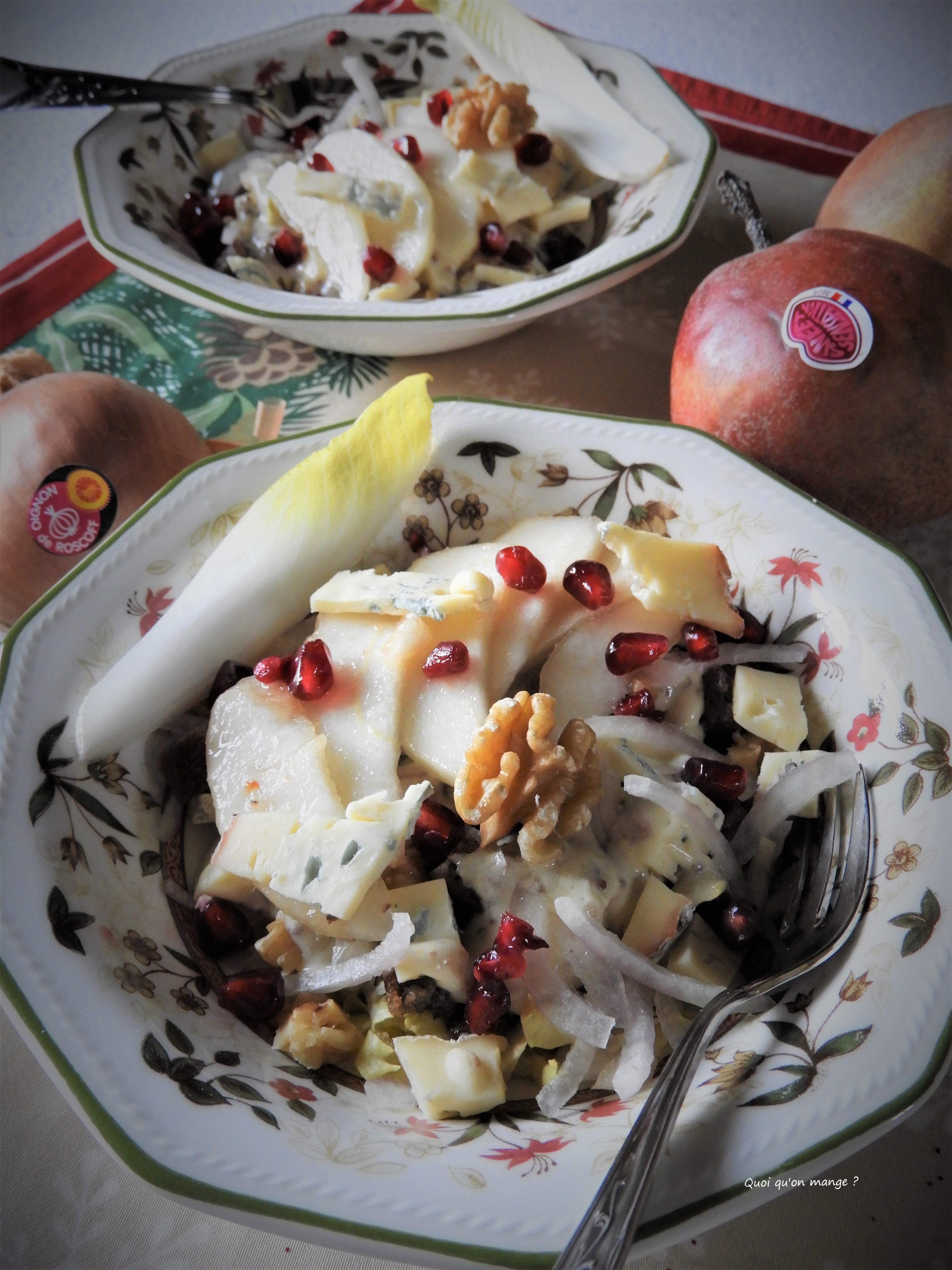 Salade d'endive, poire, oignon de Roscoff et noix au bleu de Sassenage