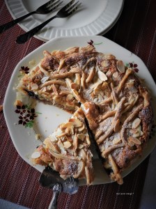 Comme une amandine, tarte pomme et cerises&nbsp;Amarena
