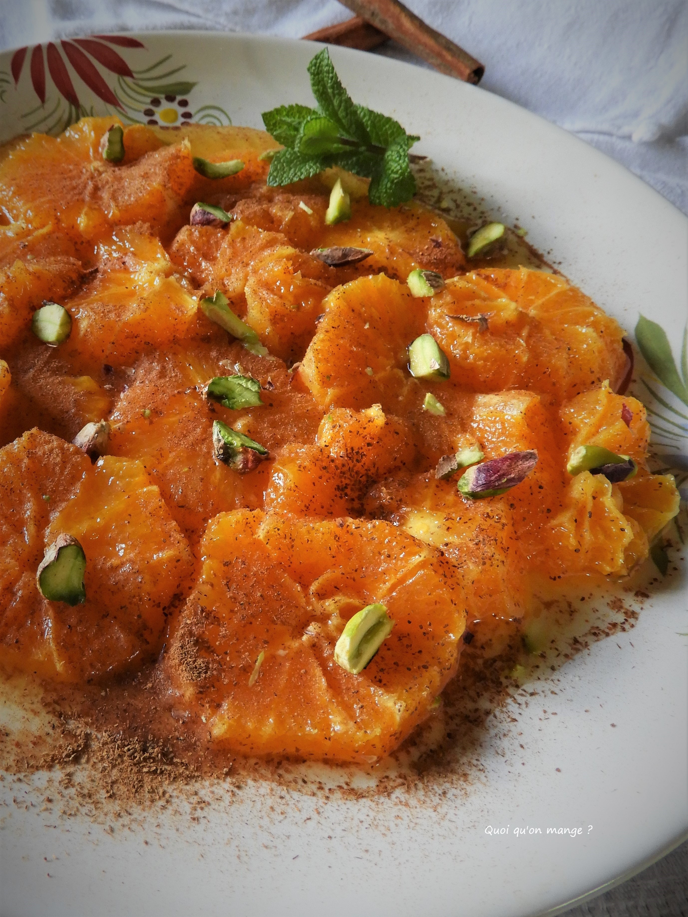 Latchine Gaal Mazhar, salade d'oranges à l'eau de fleur d'oranger et cannelle