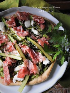 Pizza asperges vertes et&nbsp;mozzarella