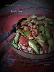 Salade avocat, pamplemousse rose et crevettes&nbsp;grises