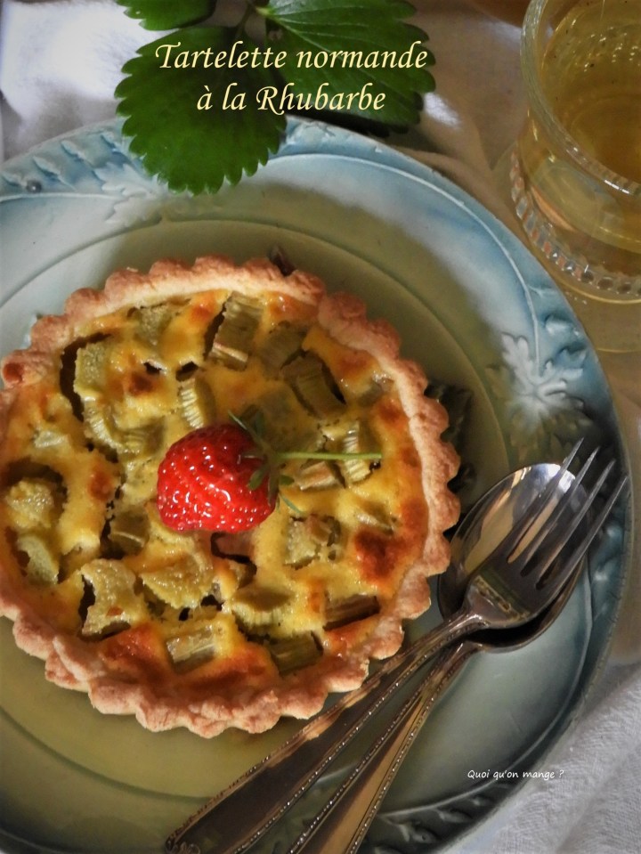 Tartelette normande à la rhubarbe