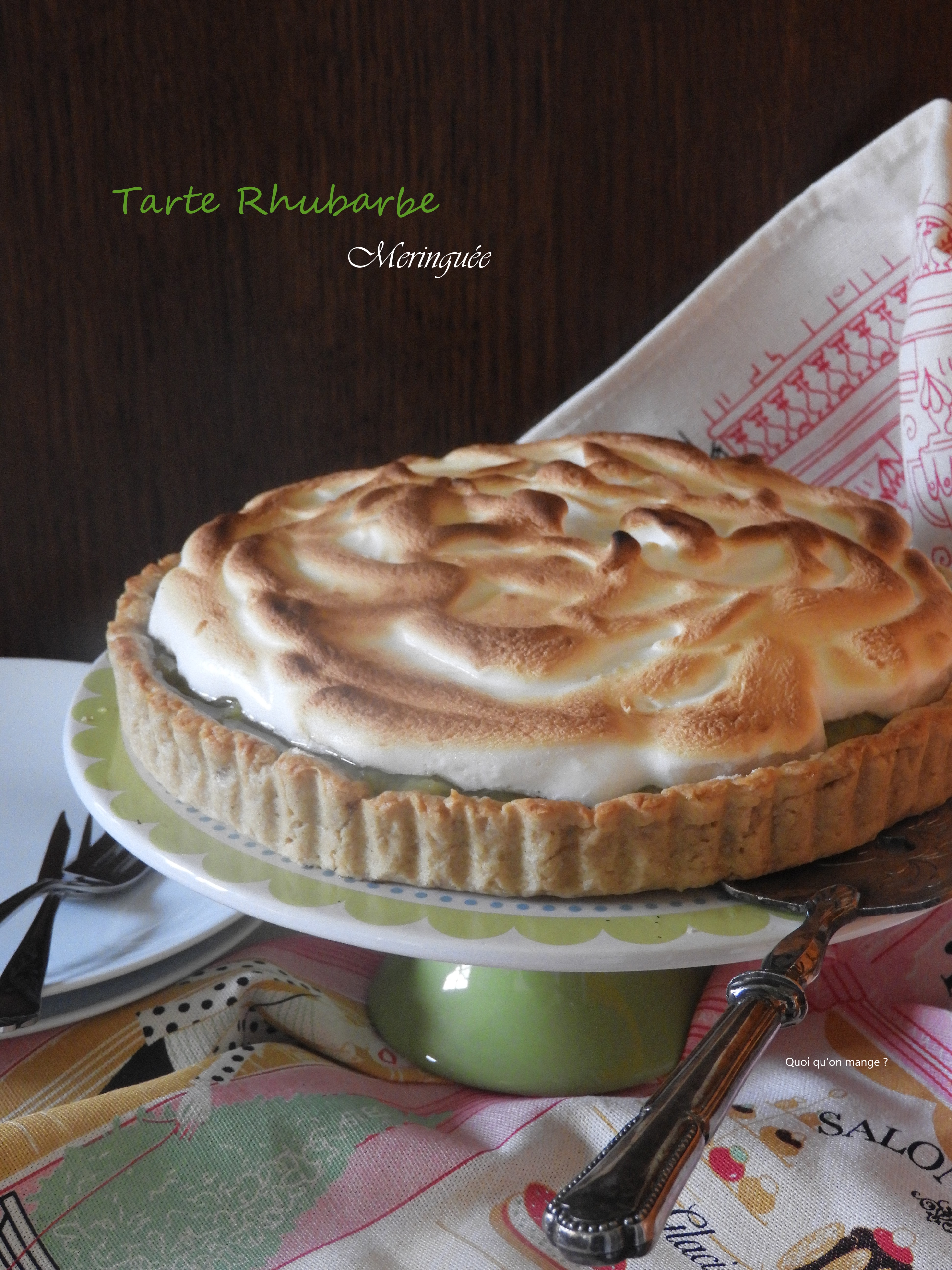 Tarte à la rhubarbe meringuée