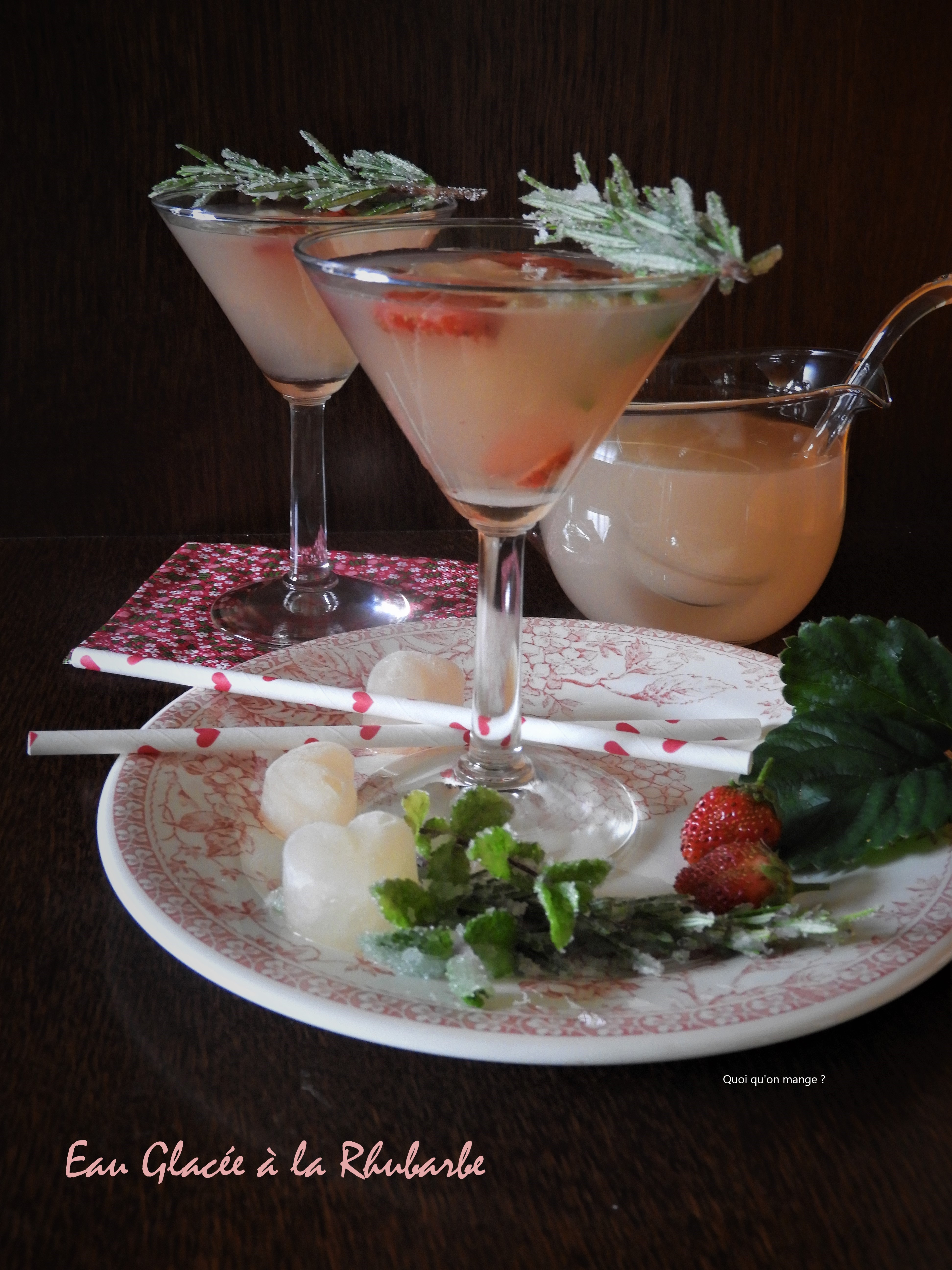 Eau glacée de rhubarbe