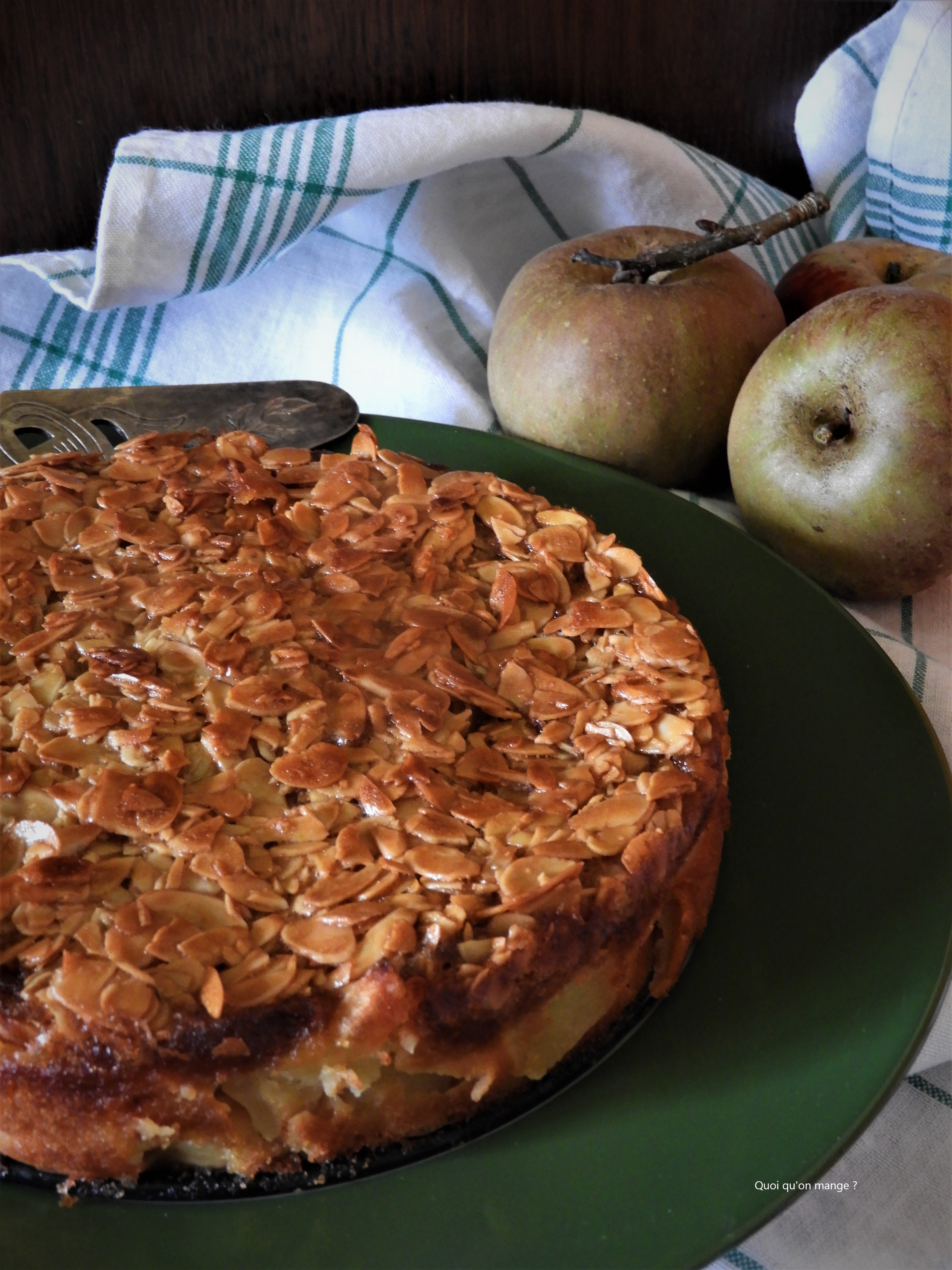 Grimolle aux pommes, croûte aux amandes