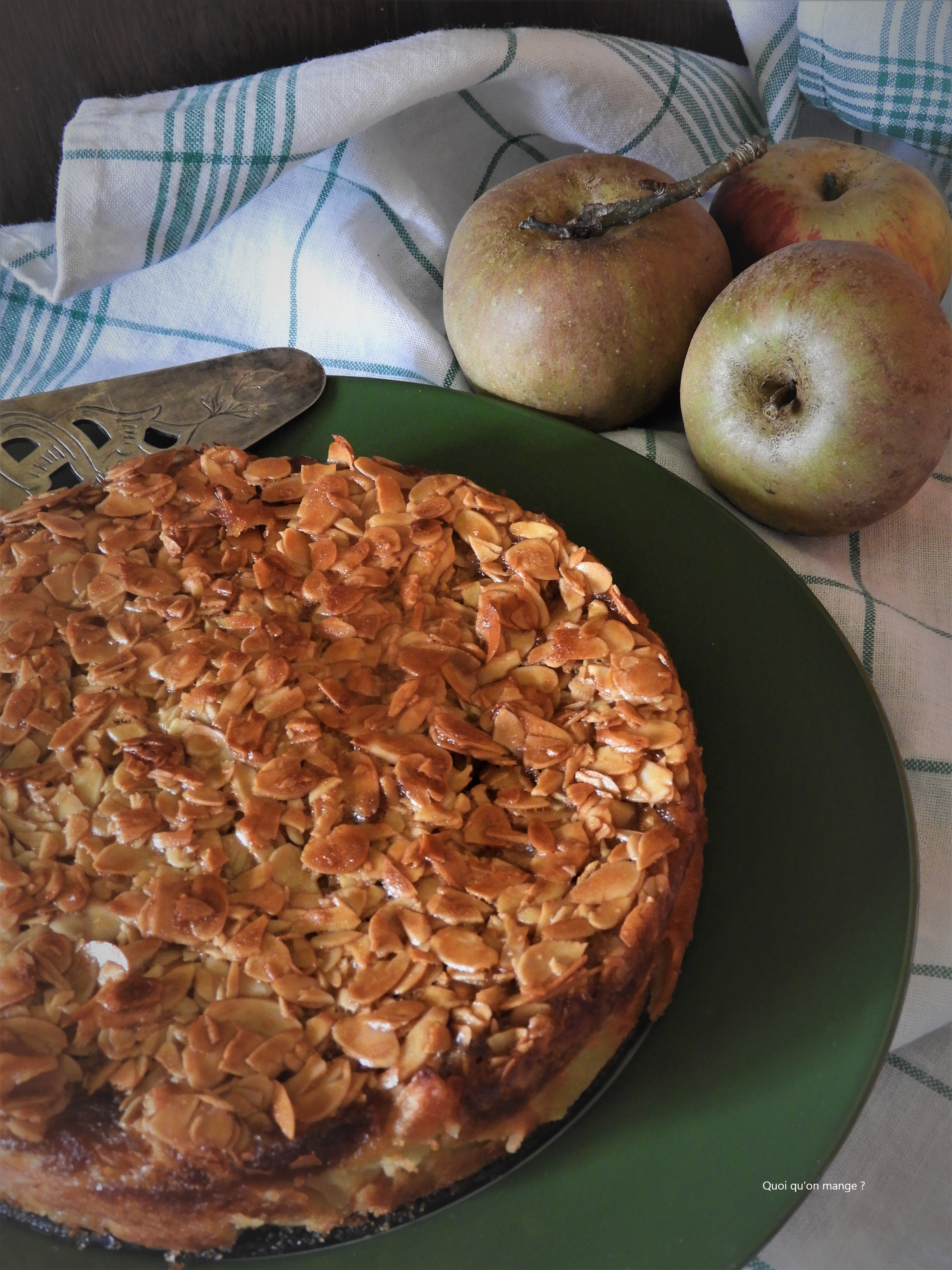 Grimolle aux pommes, croûte aux amandes