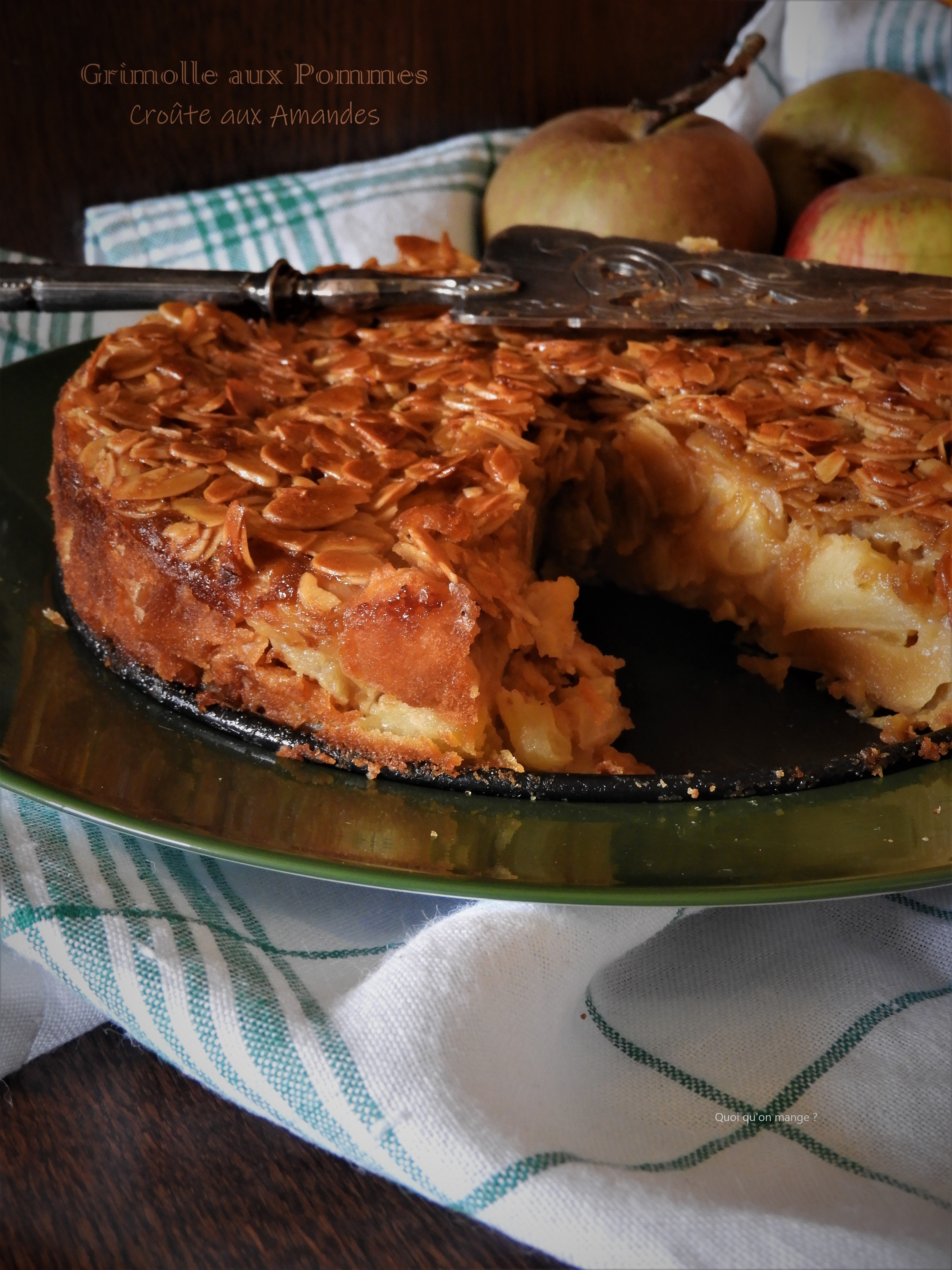 Grimolle aux pommes, croûte aux amandes