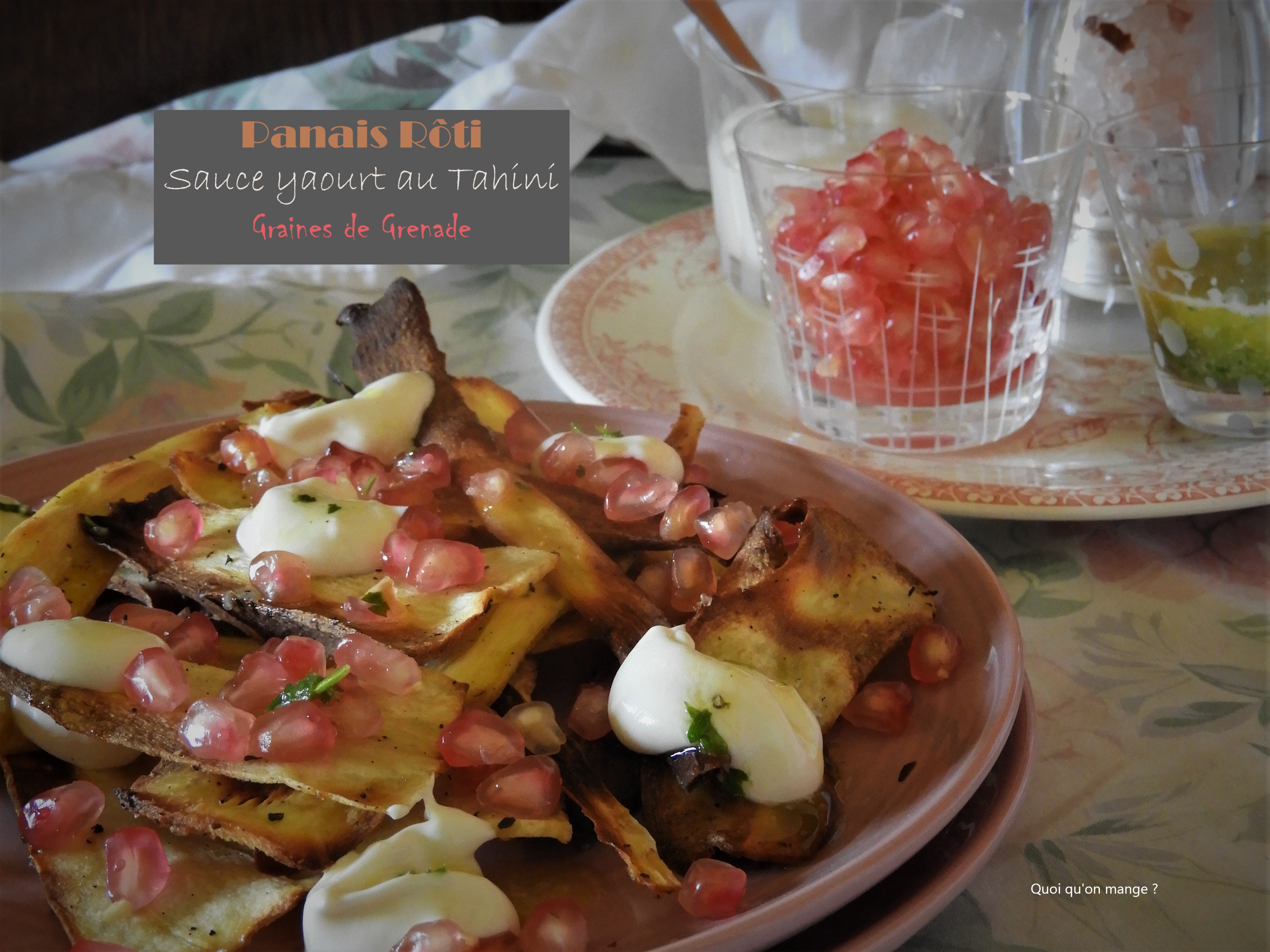 Panais rôti, sauce yaourt au tahini et graines de&nbsp;grenade