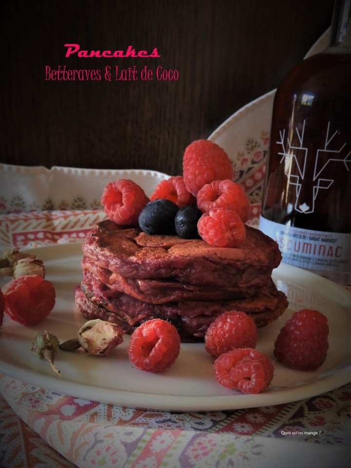 Pancakes roses à la betterave au lait de&nbsp;coco