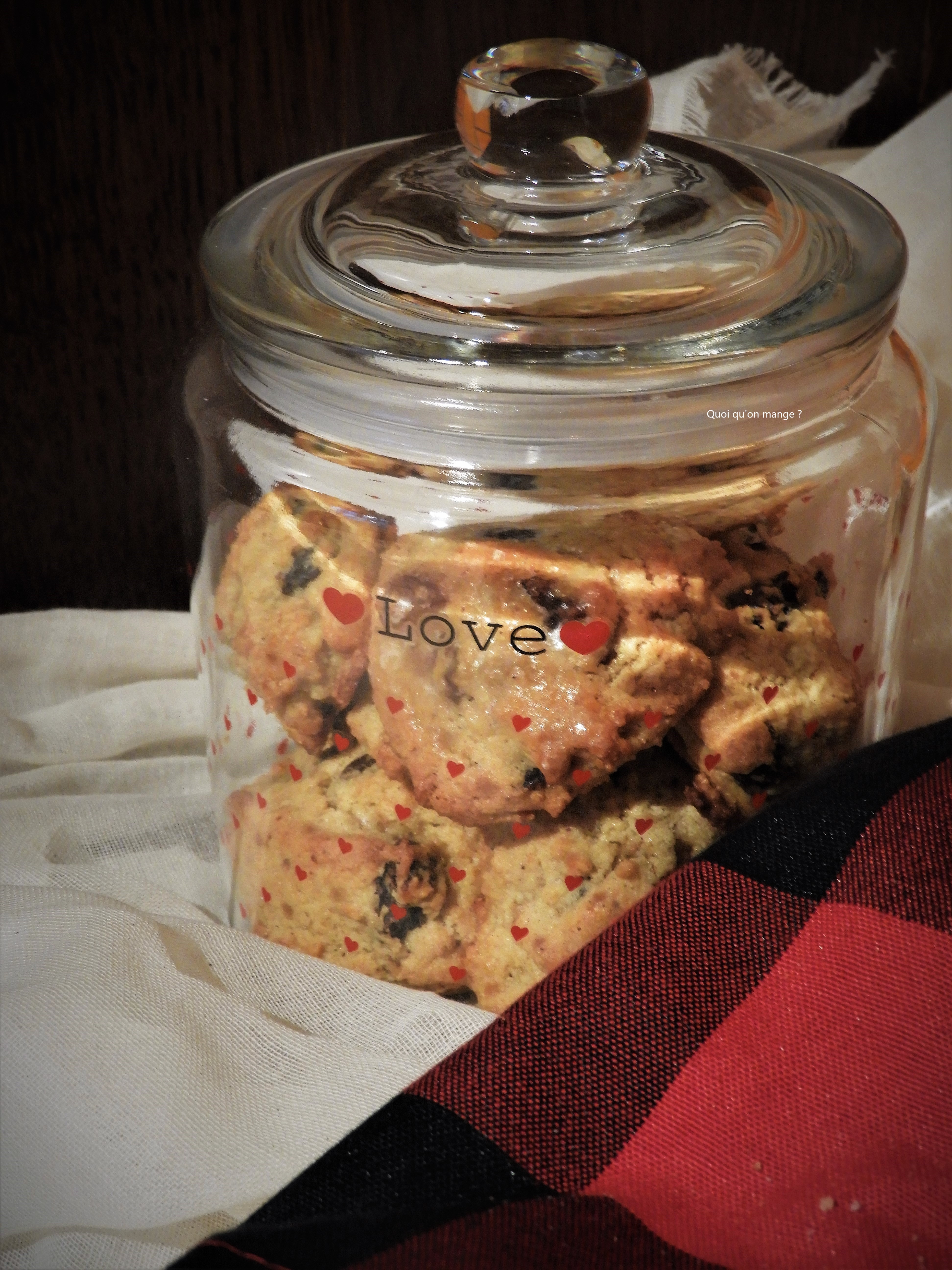 Biscuits aux raisins et aux épices de Noël
