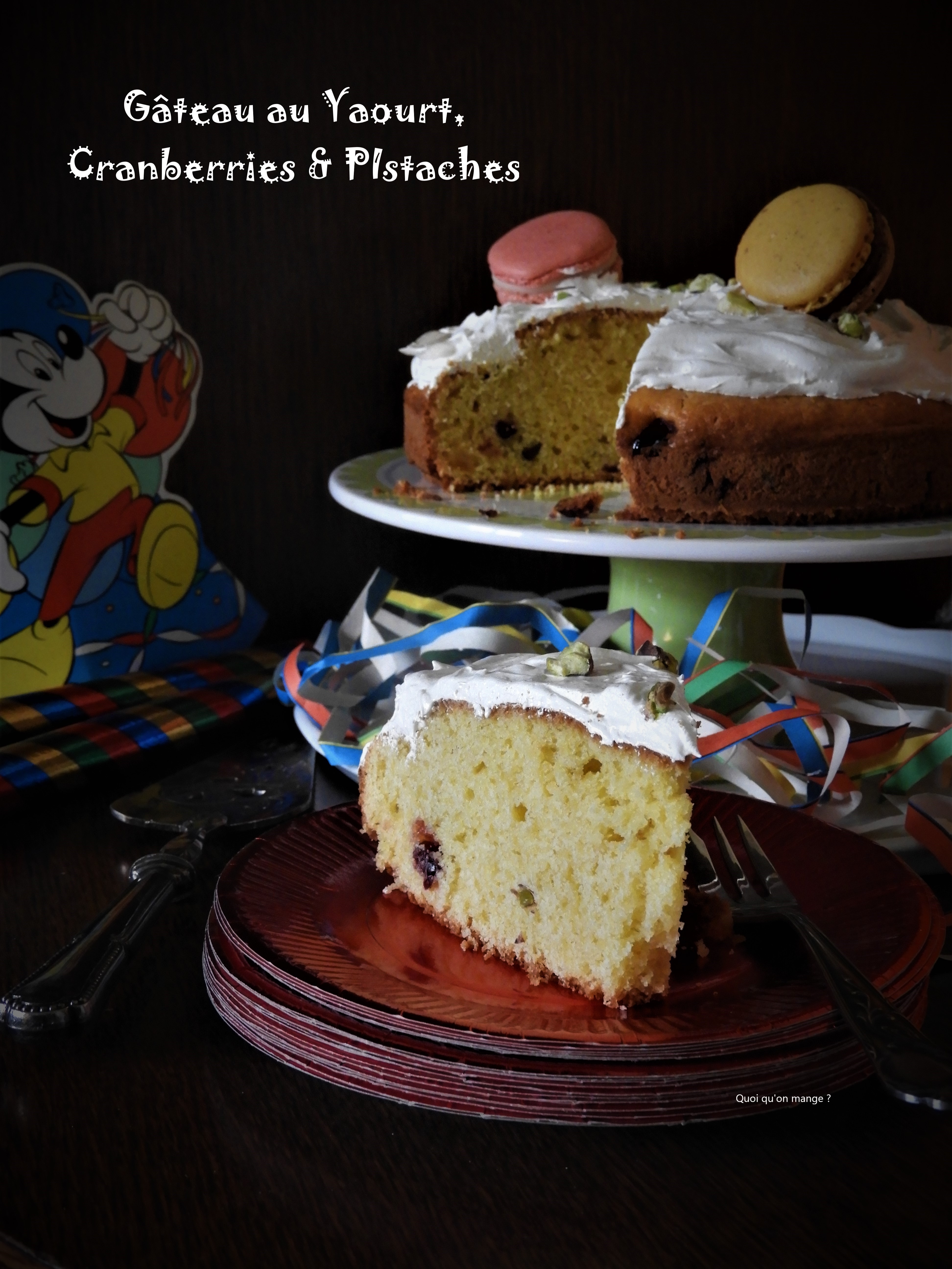 Gâteau au yaourt, cranberries et pistaches