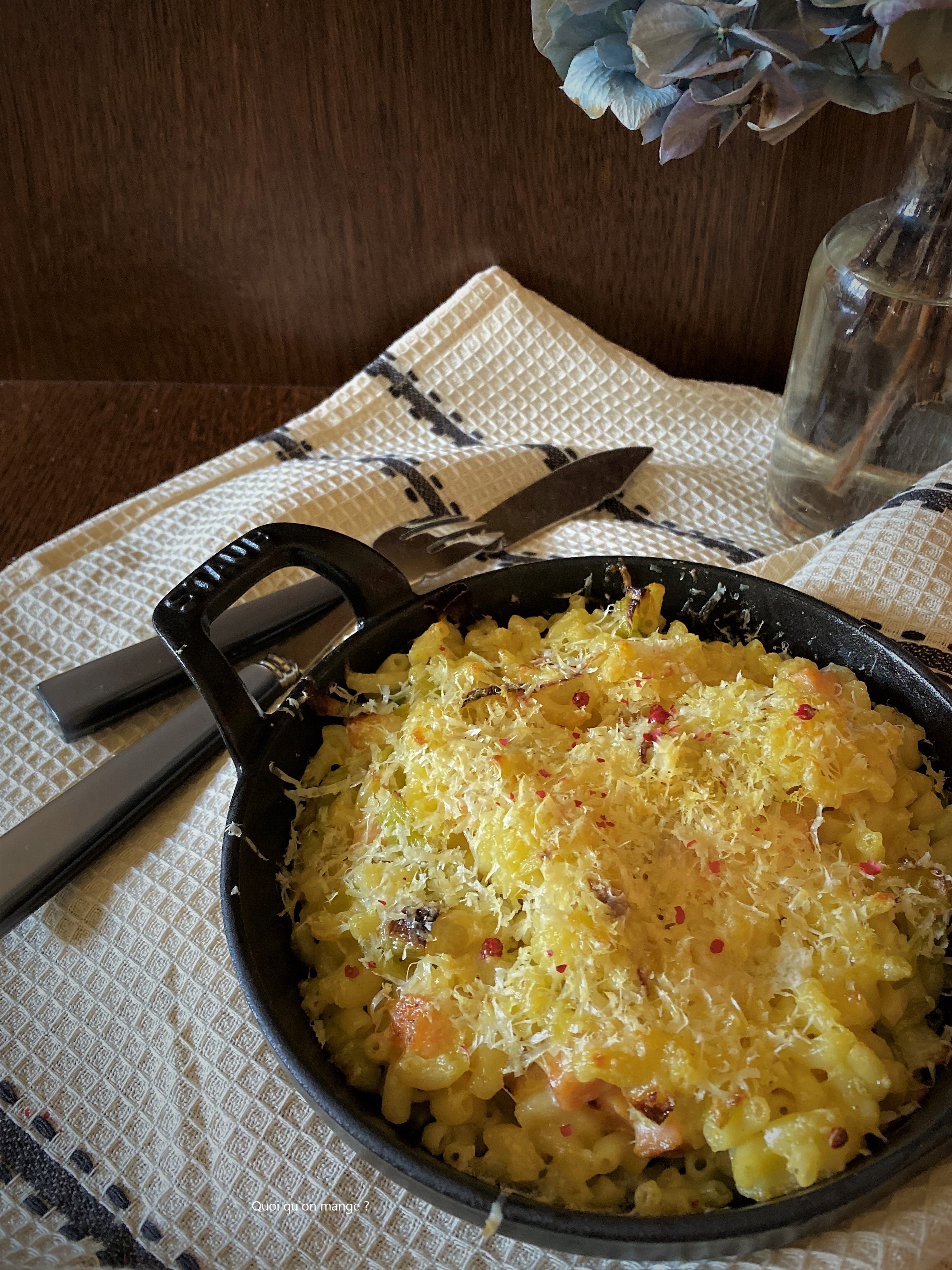 Gratin de pâtes et poireaux à la truite