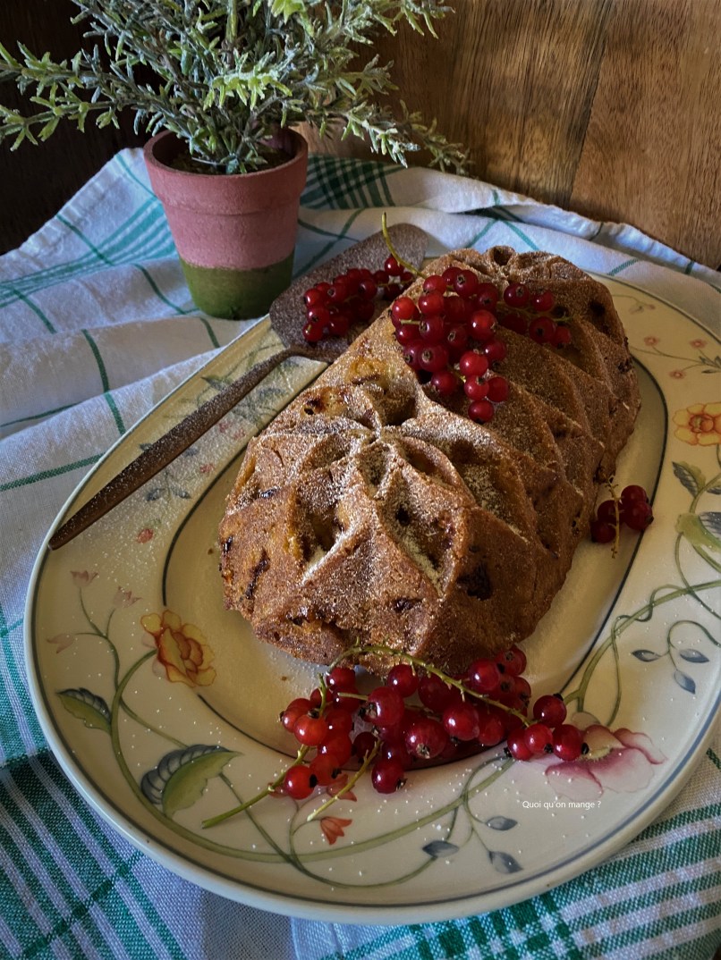 Gâteau facile à la rhubarbe du jardin