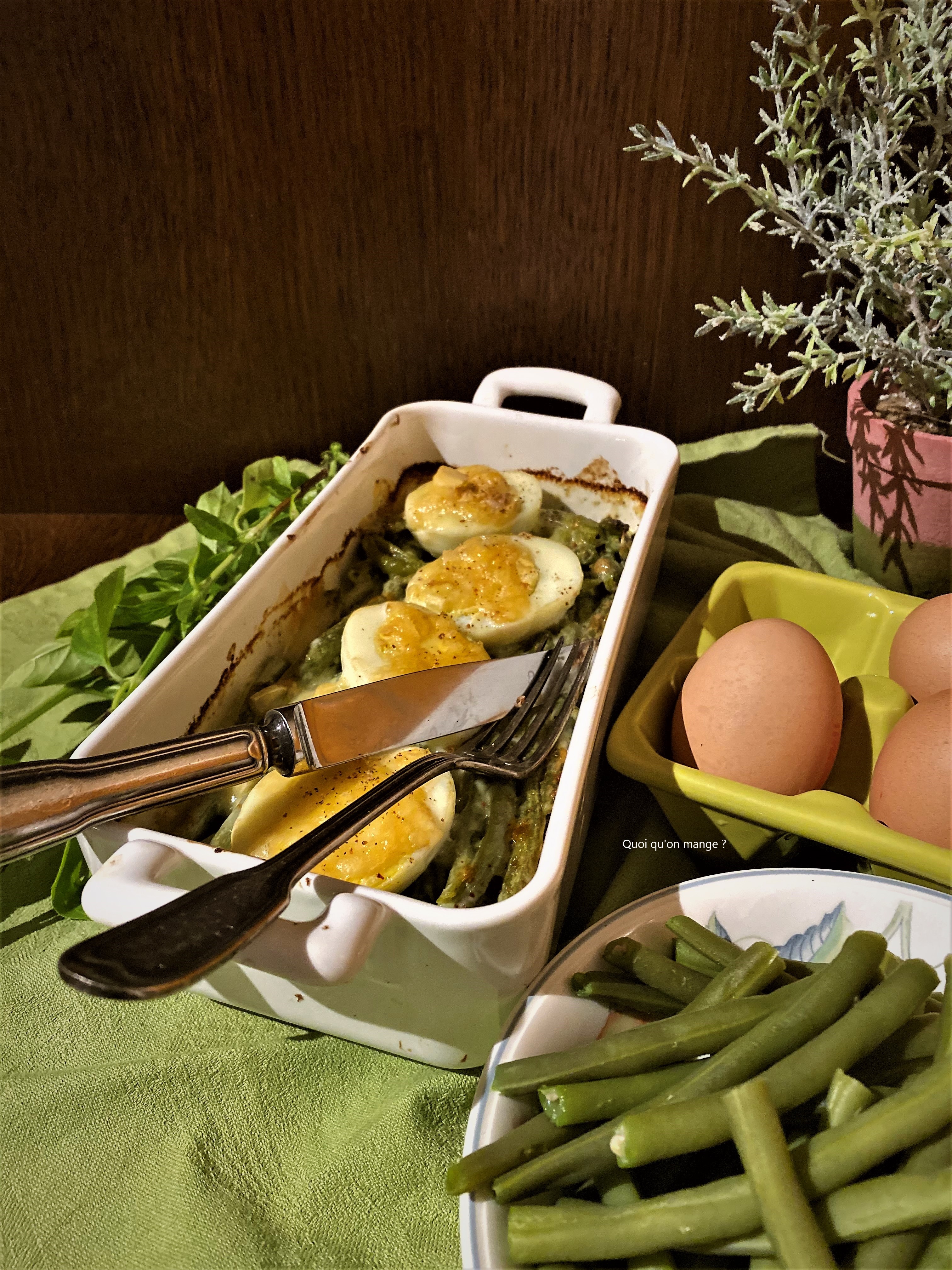Haricots verts et œufs gratinés, sauce crémeuse au parmesan