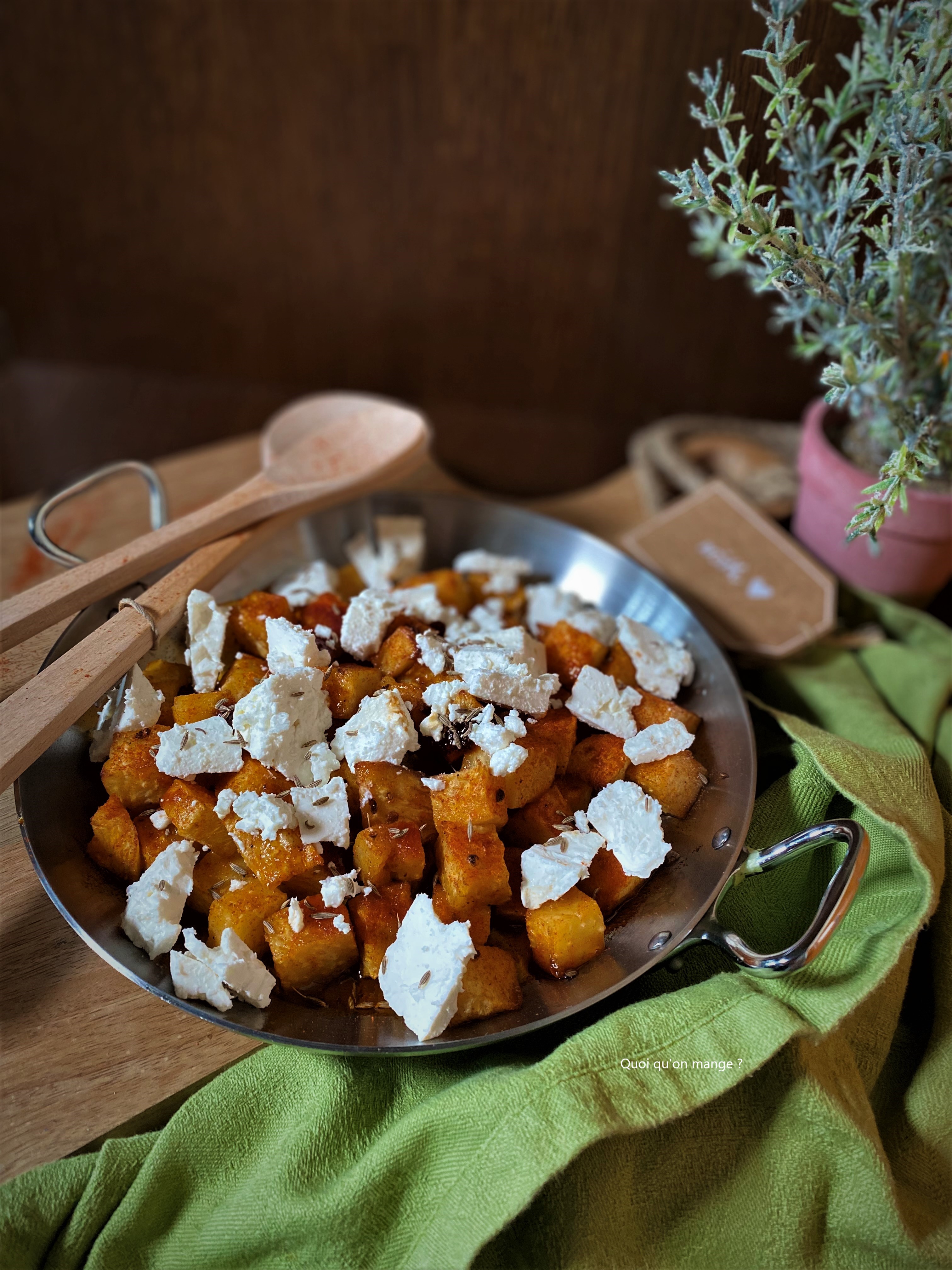 Céleri-rave rôti aux épices, miel, orange et piment de Sabrina Ghayour