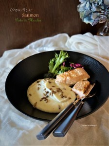 Pavé de saumon sur purée de chou fleur, pesto de mesclun